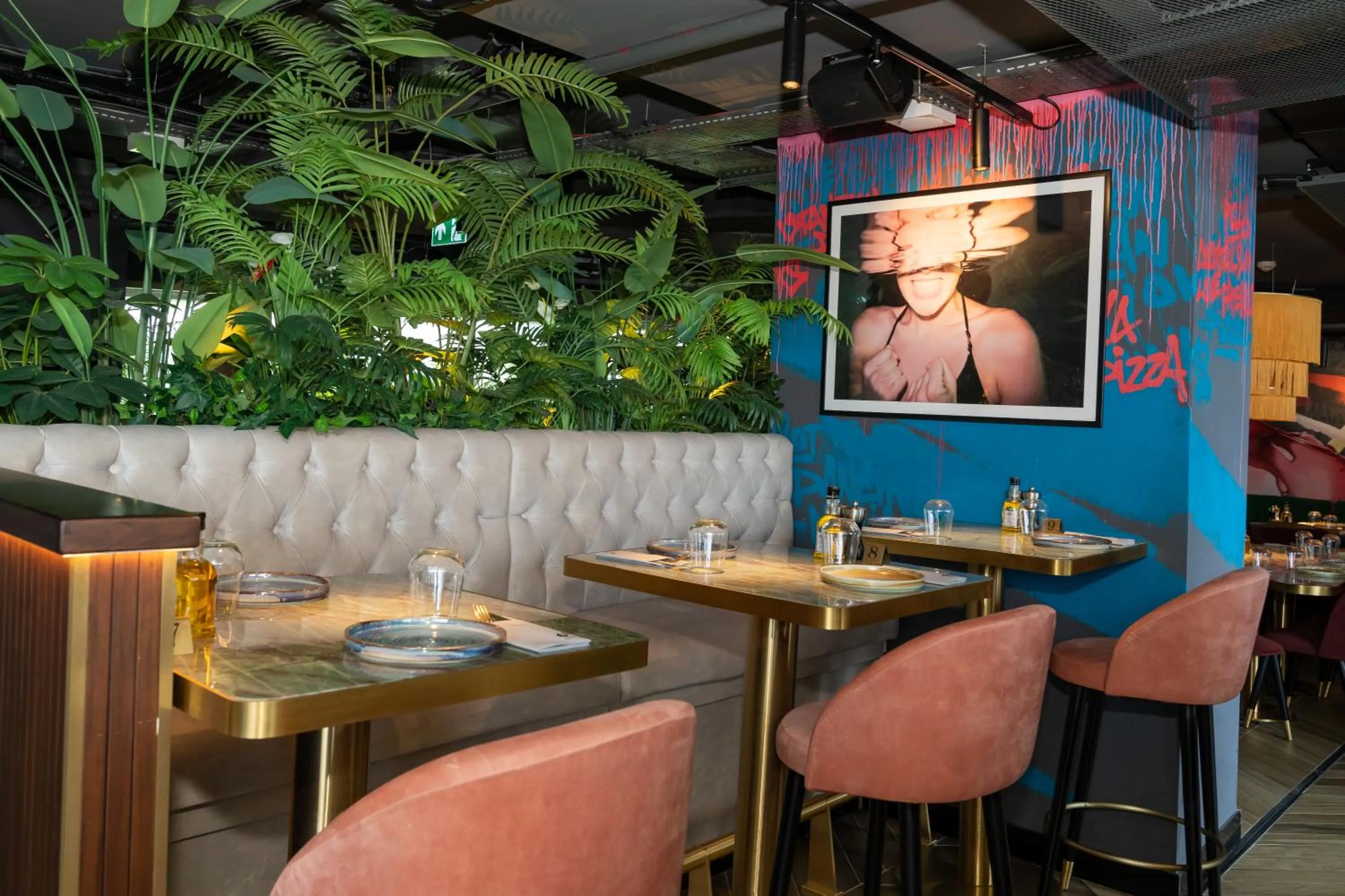 Restaurant/places to eat in Novotel Istanbul Bomonti