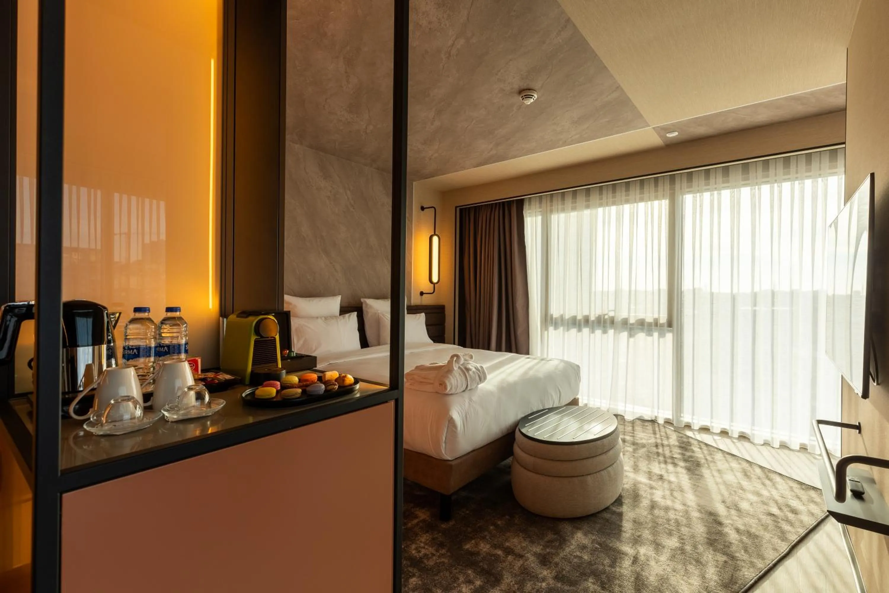 Photo of the whole room, Bed in Novotel Istanbul Bomonti