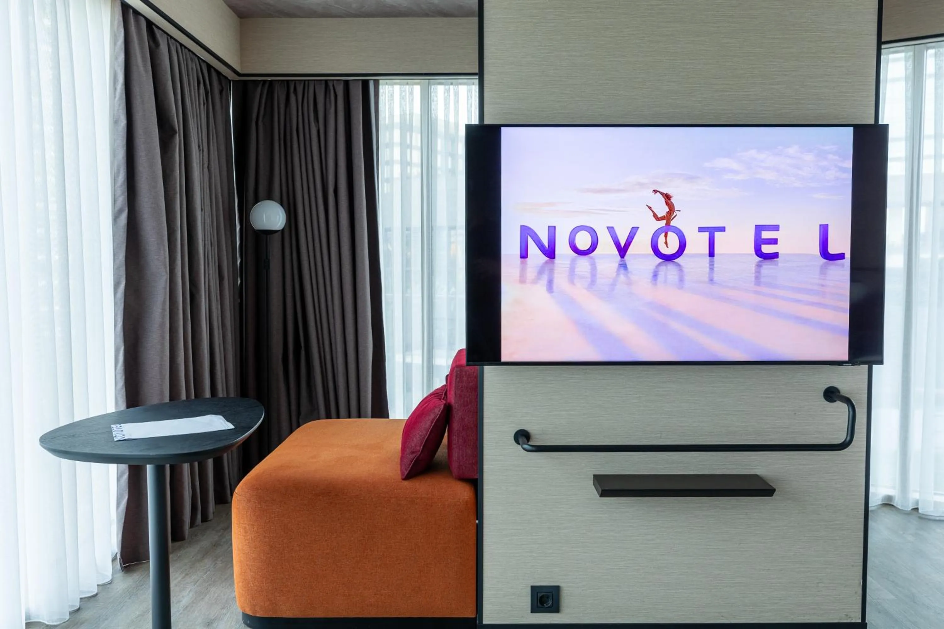 TV and multimedia in Novotel Istanbul Bomonti
