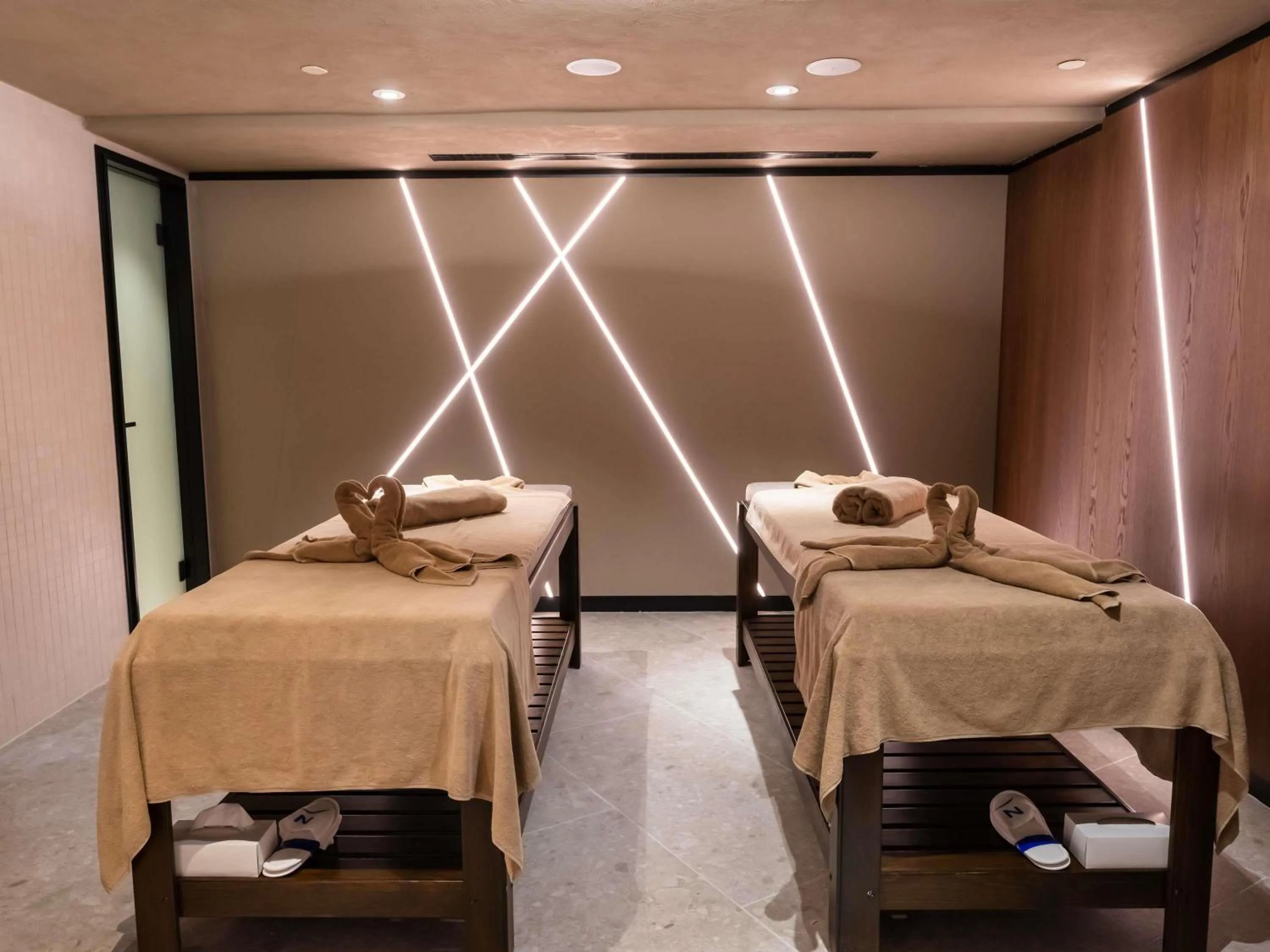 Spa and wellness centre/facilities, Bed in Novotel Istanbul Bomonti