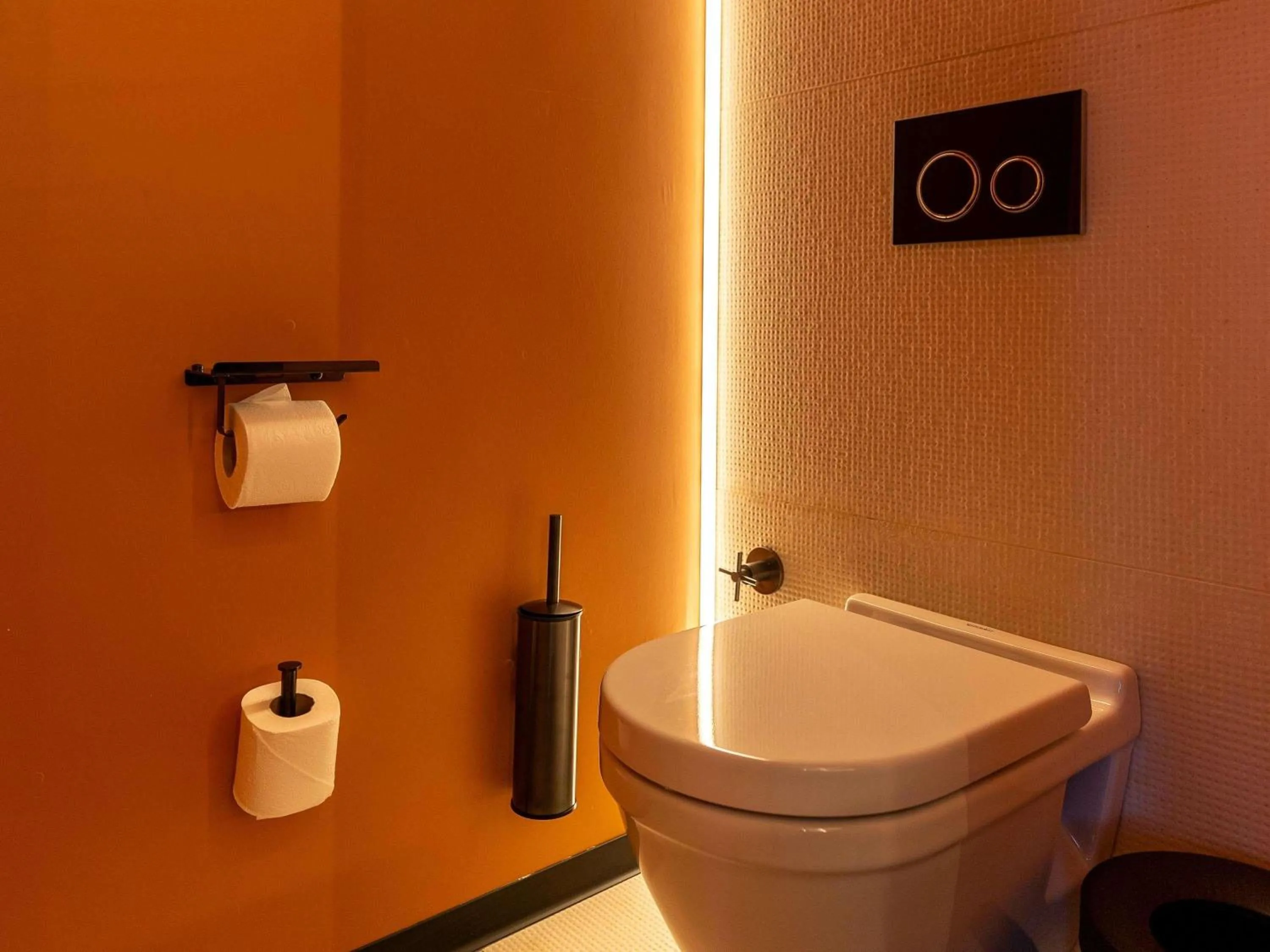 Bedroom in Novotel Istanbul Bomonti