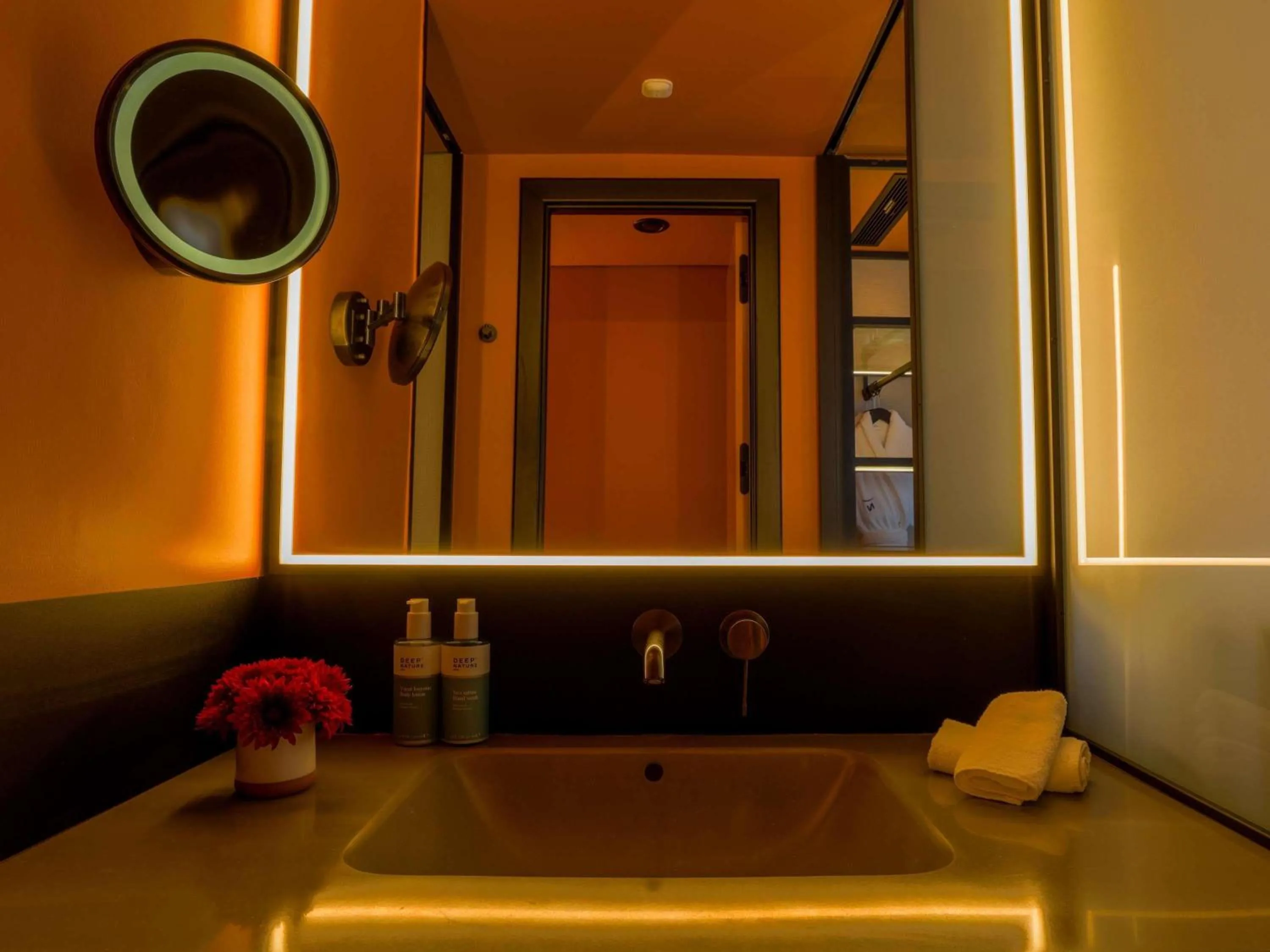 Bedroom in Novotel Istanbul Bomonti