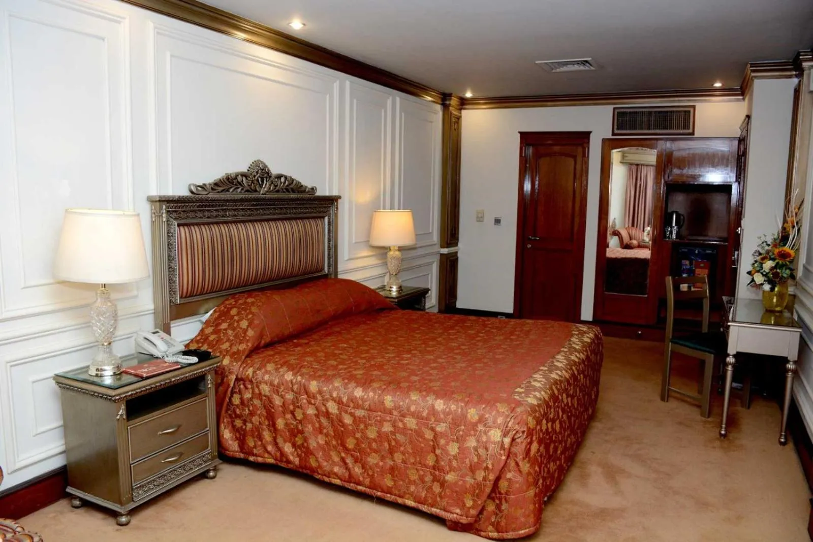 Photo of the whole room, Bed in Regency Inn Hotel