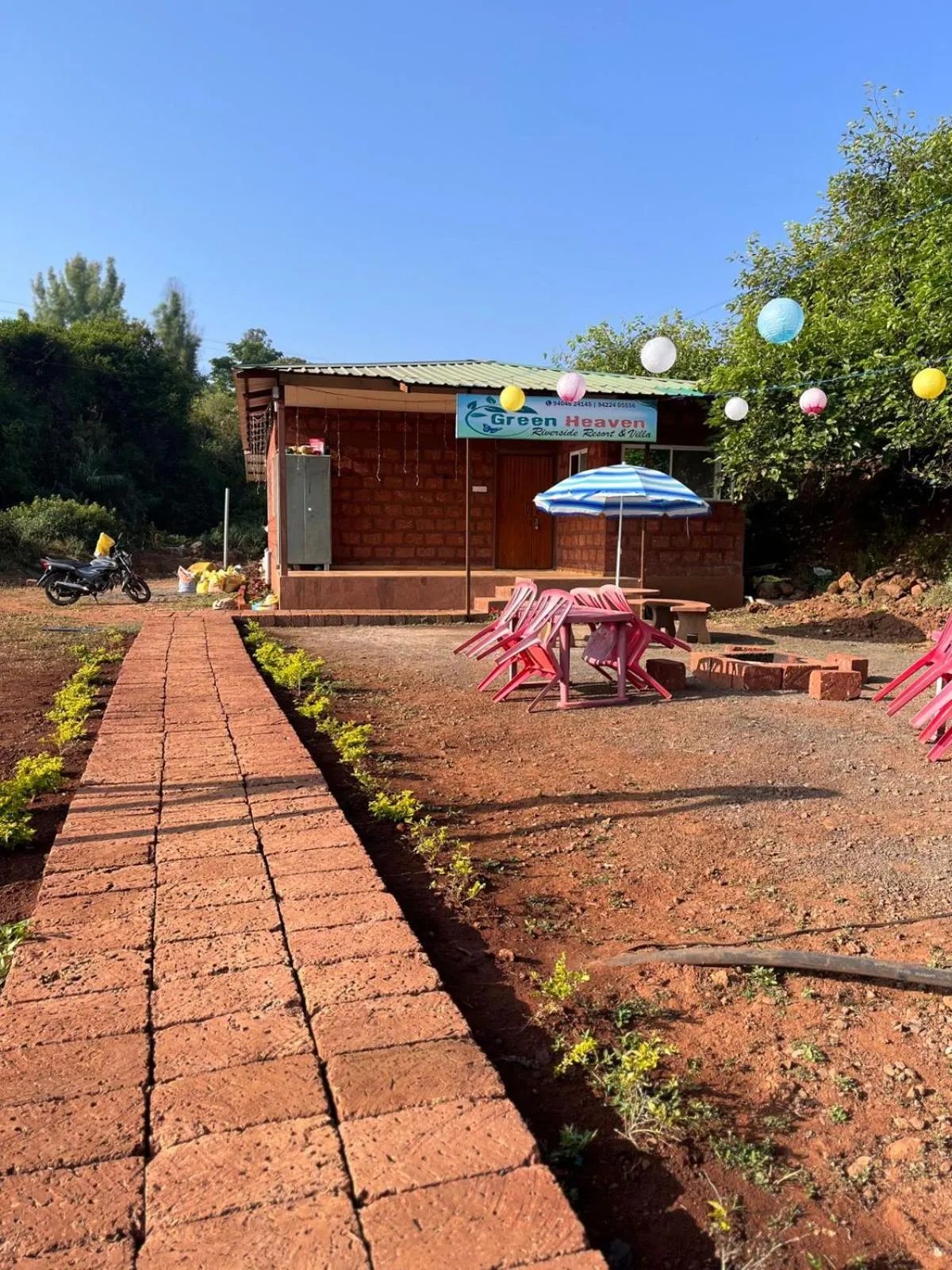 Property building in Green Heaven River Side Resort and Villa