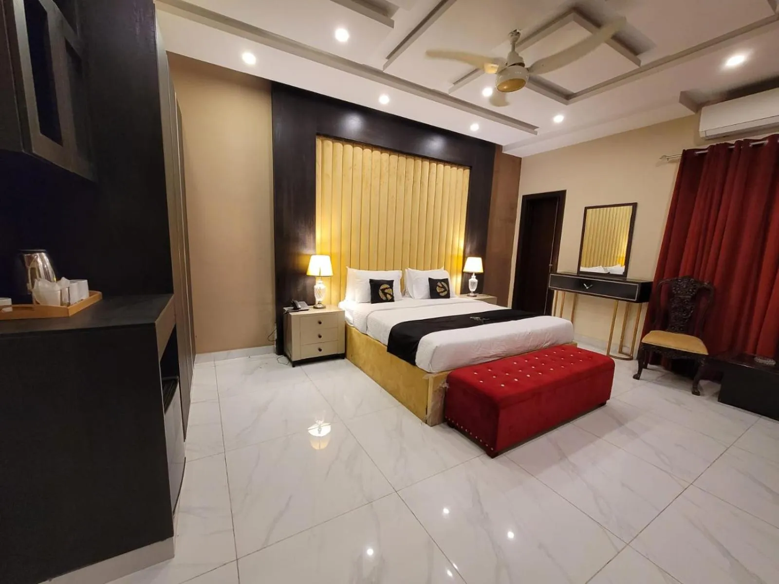 TV and multimedia, Bed in Palm tree suites