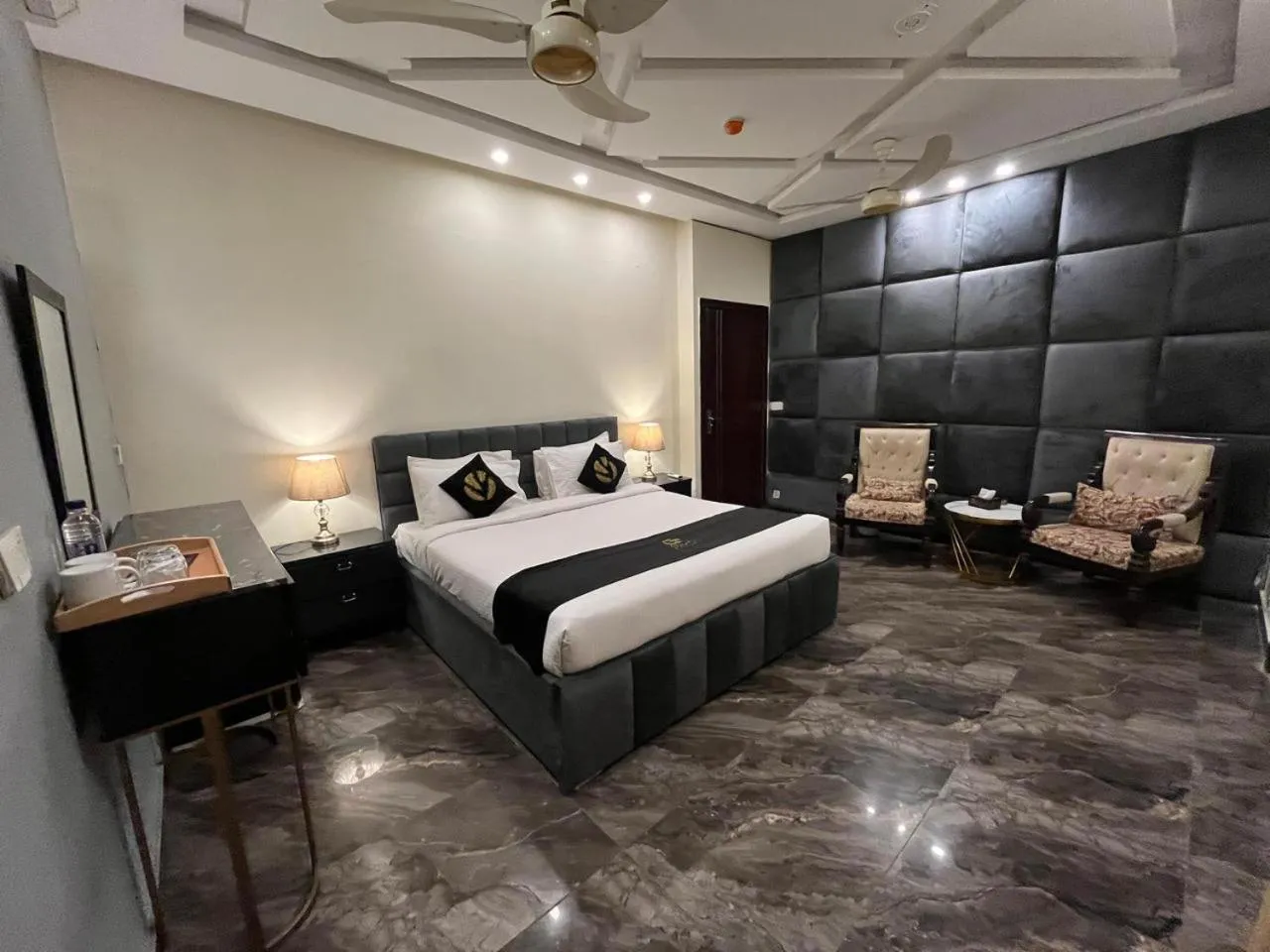 Bedroom, Bed in Palm tree suites