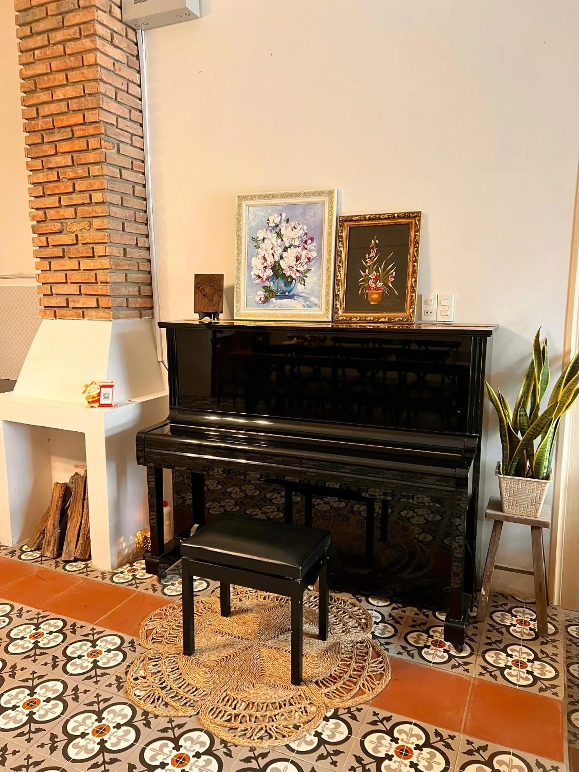 Communal lounge/ TV room in Nhà An Đà Lạt 3