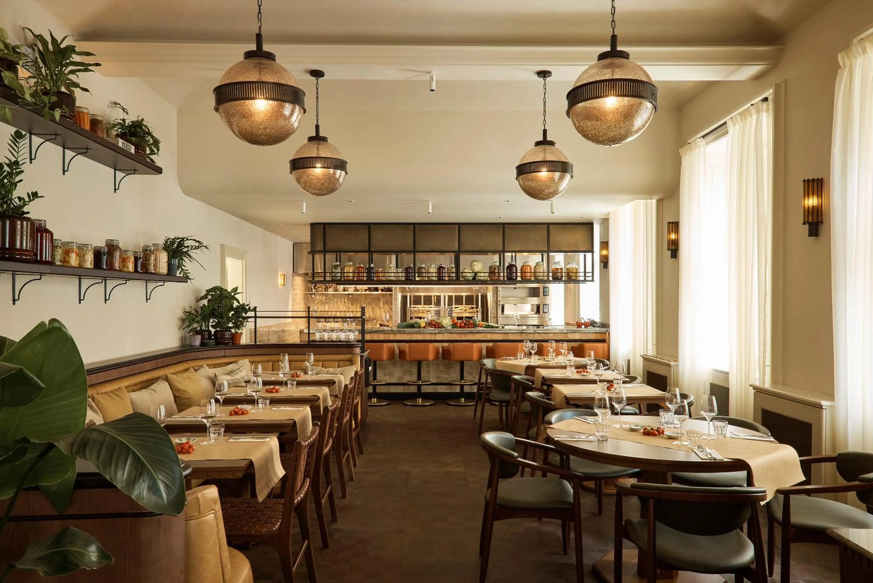 Restaurant/places to eat in Sir Prague, part of Sircle Collection