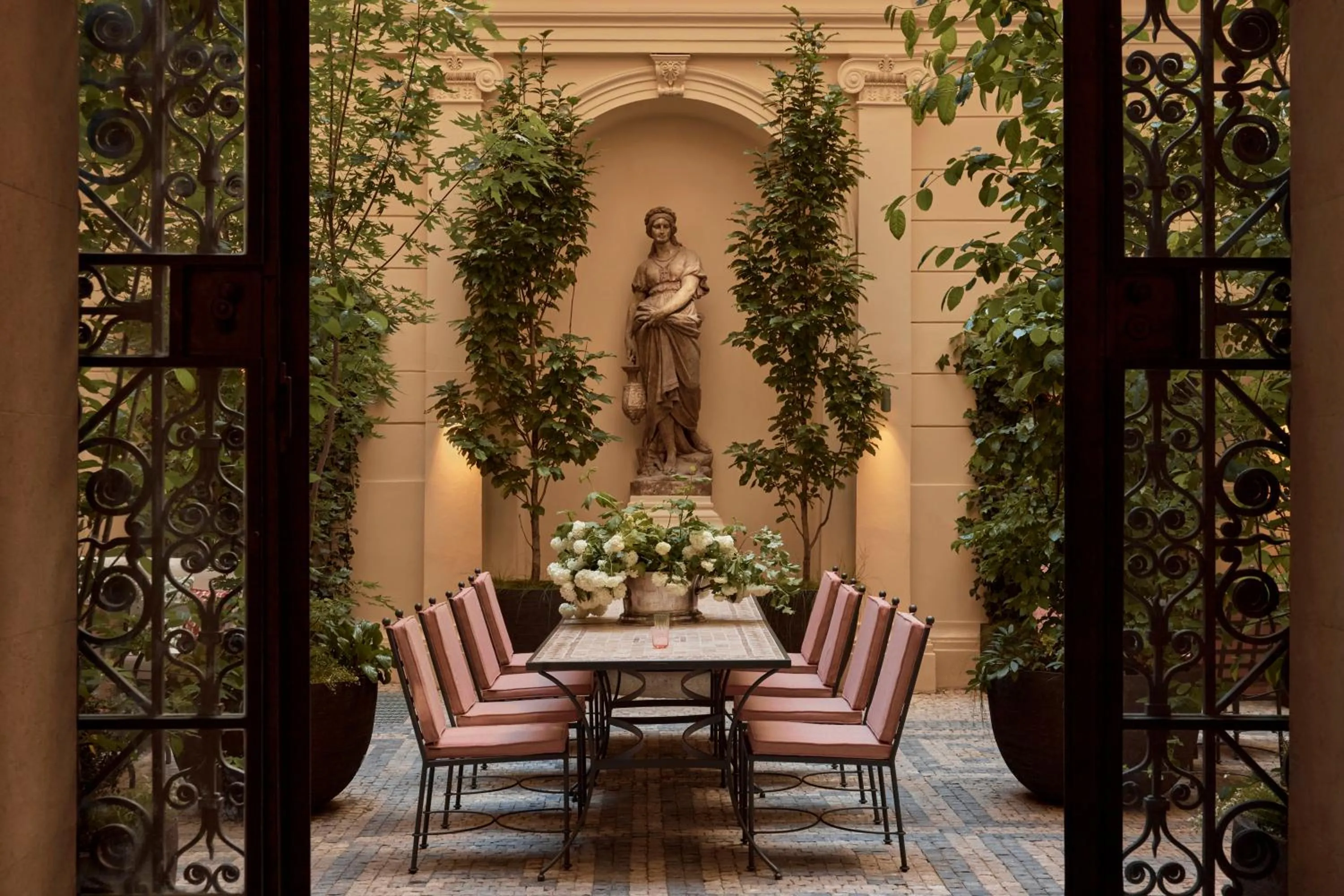 Garden in Sir Prague, part of Sircle Collection