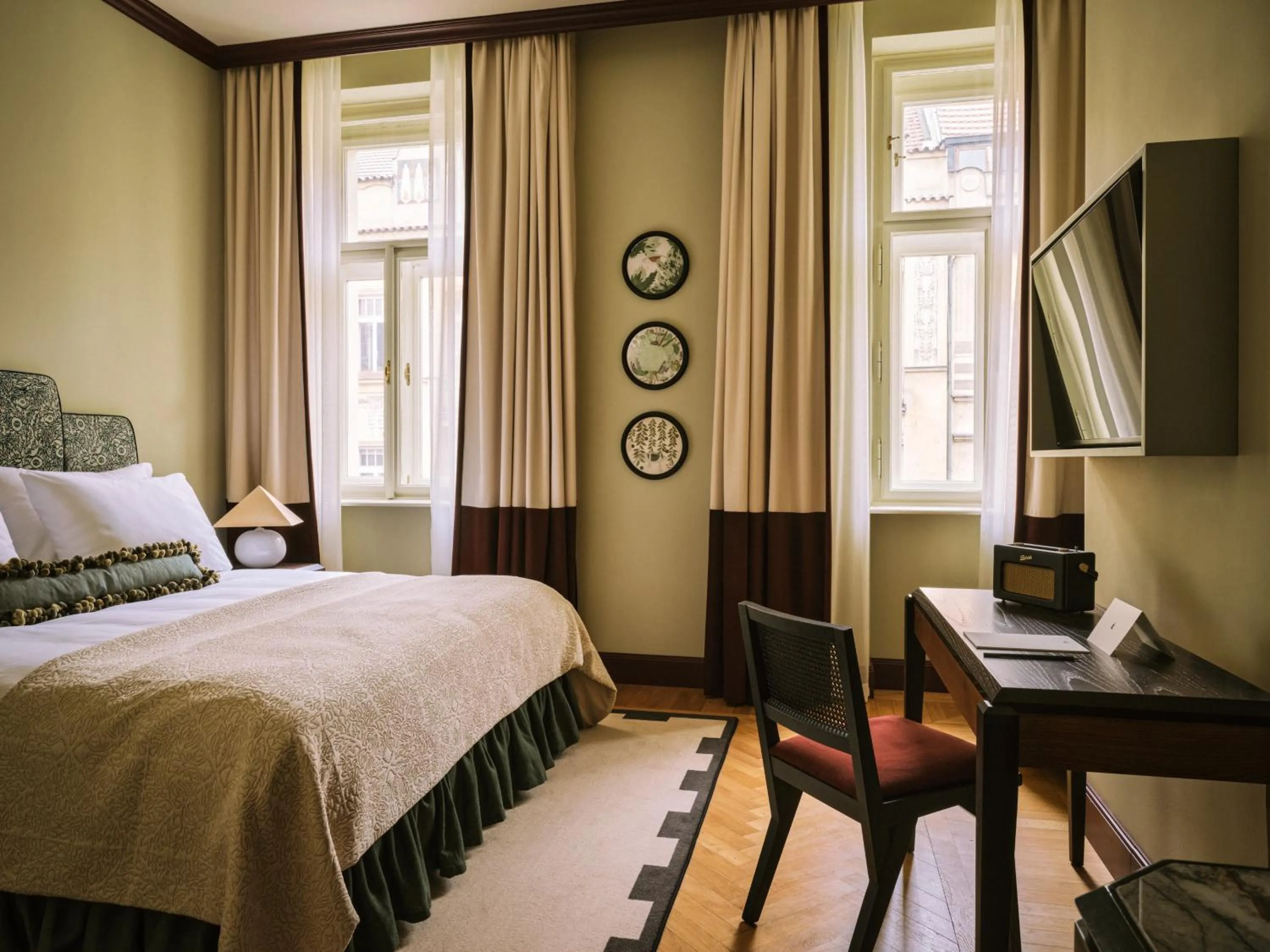 Bedroom, Bed in Sir Prague, part of Sircle Collection