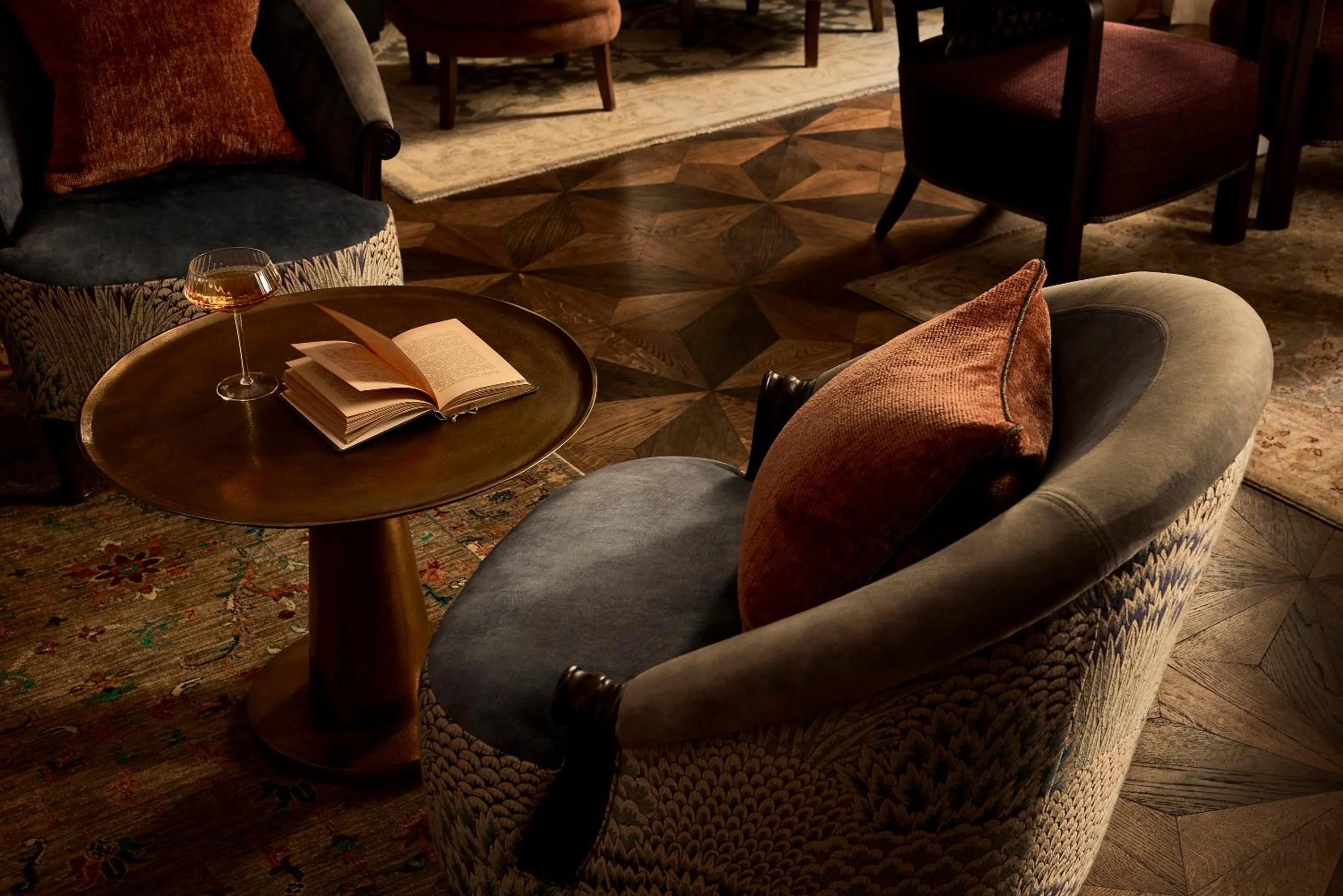 Library in Sir Prague, part of Sircle Collection