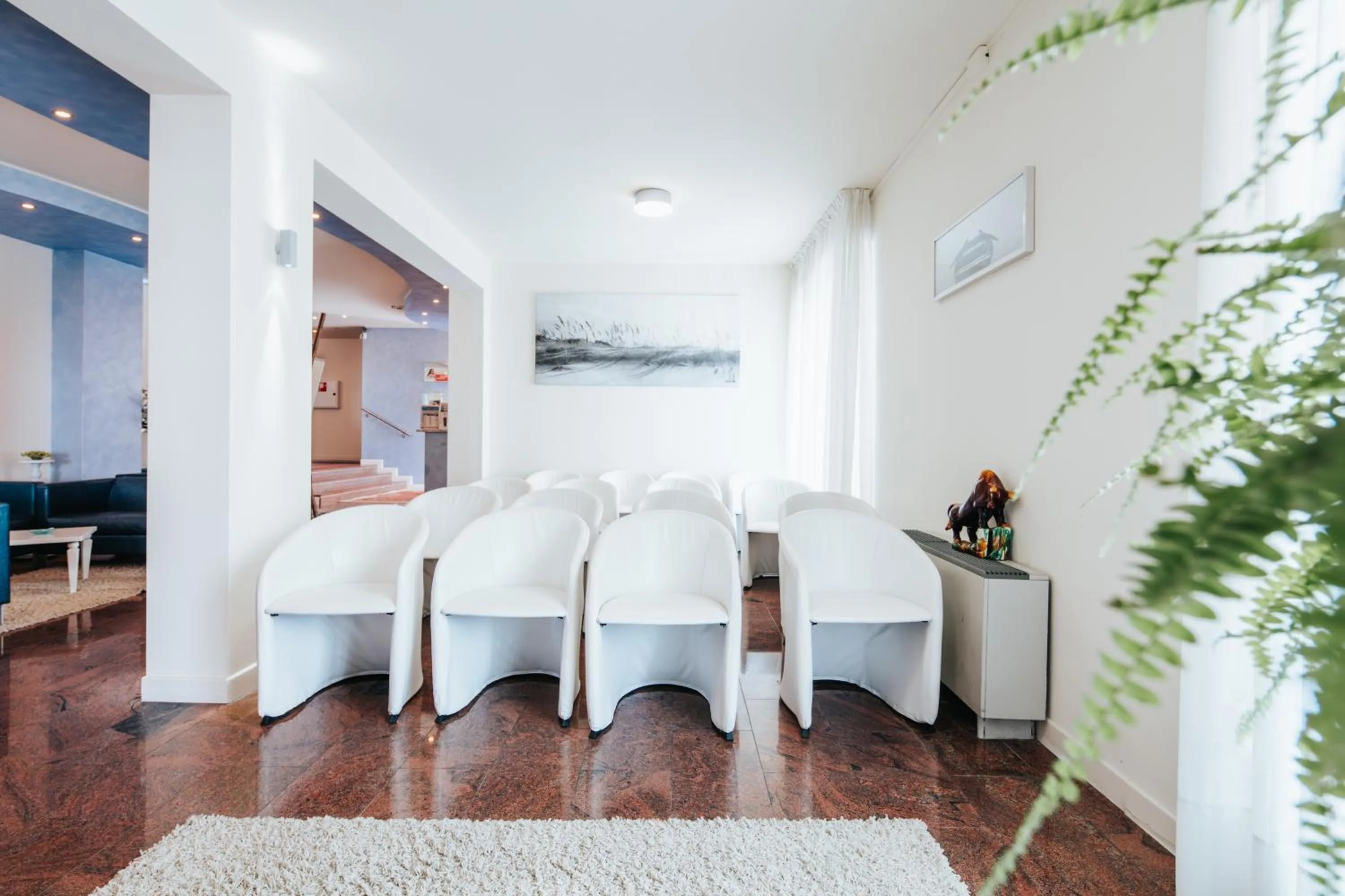 Communal lounge/ TV room, Bed in Hotel La Bussola