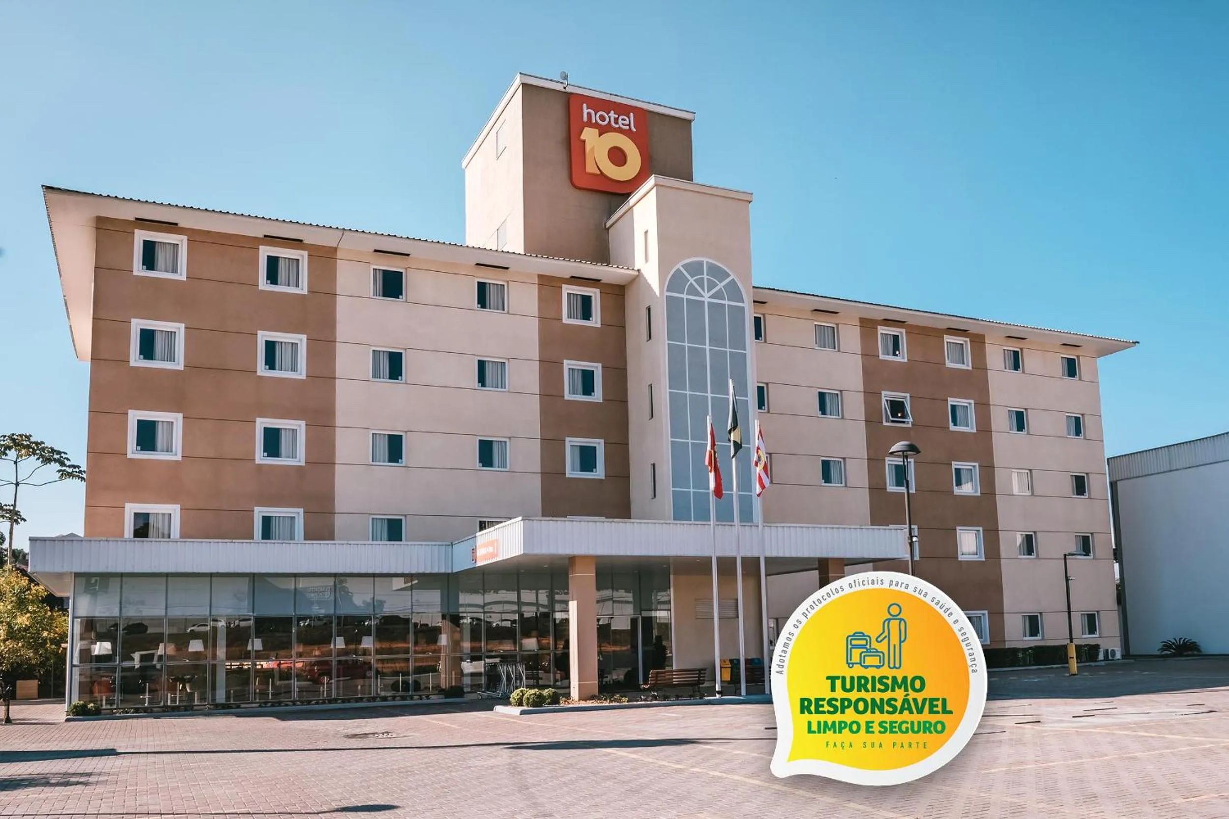 Property building in Hotel 10 Blumenau