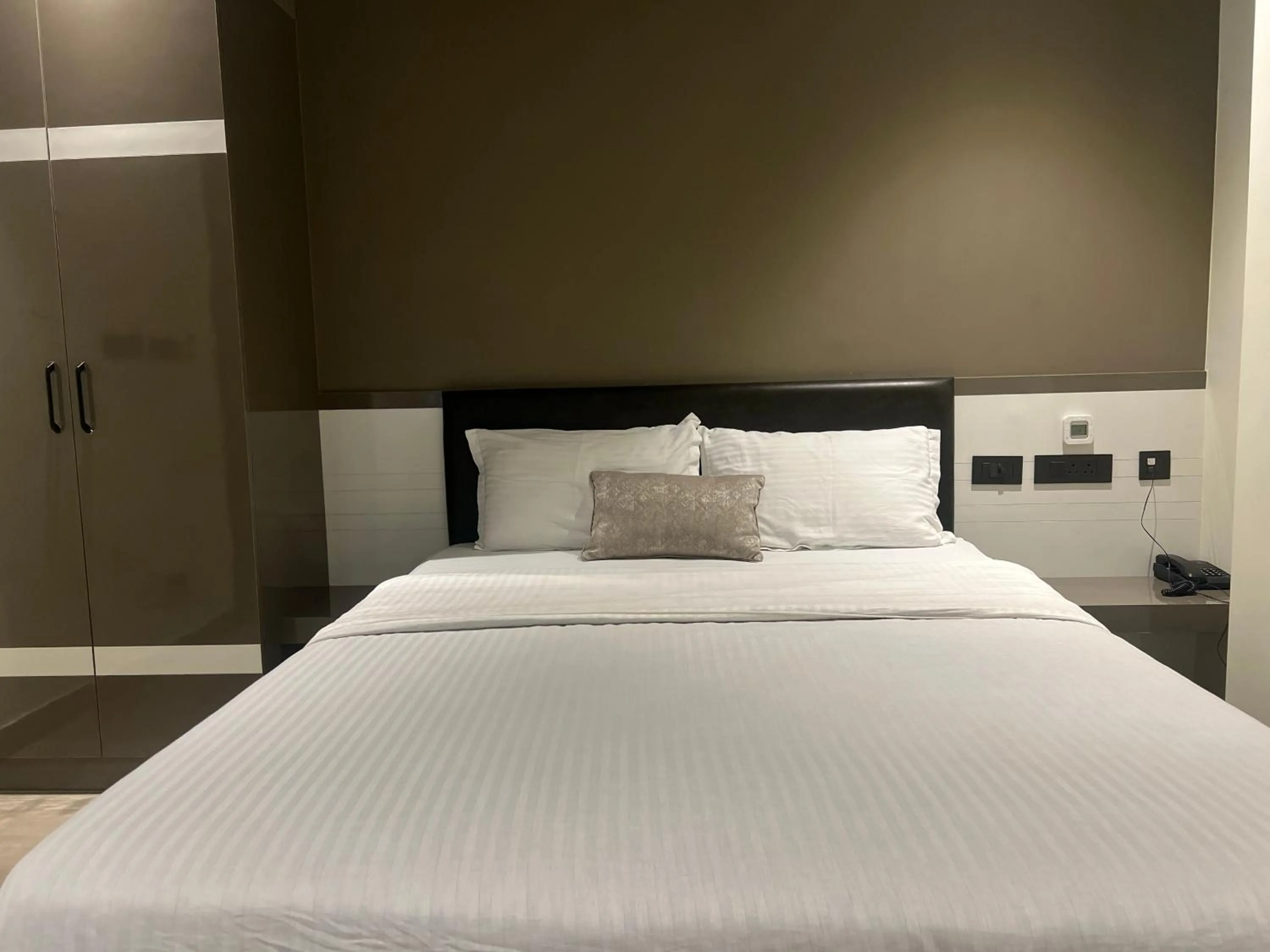 Bed in MAS Residency