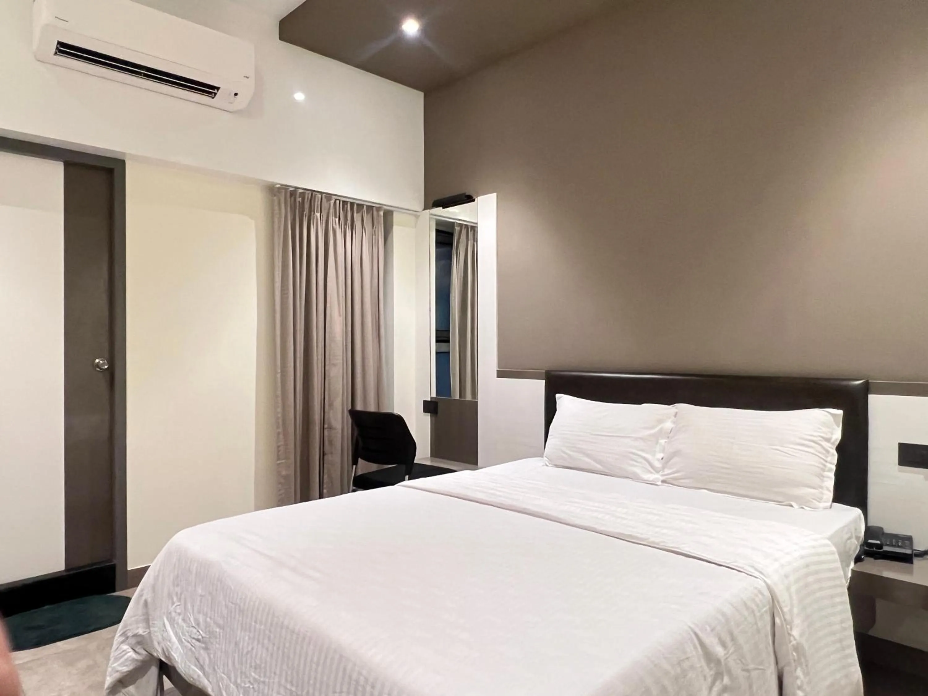 Bed in MAS Residency