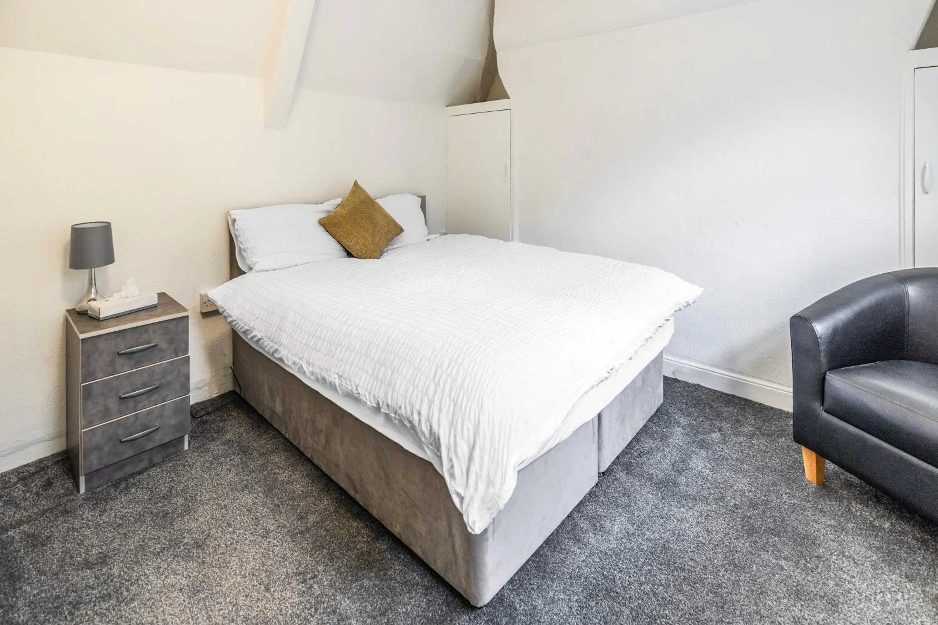 Bedroom, Bed in OYO A Better Night Hotel - Manchester Salford