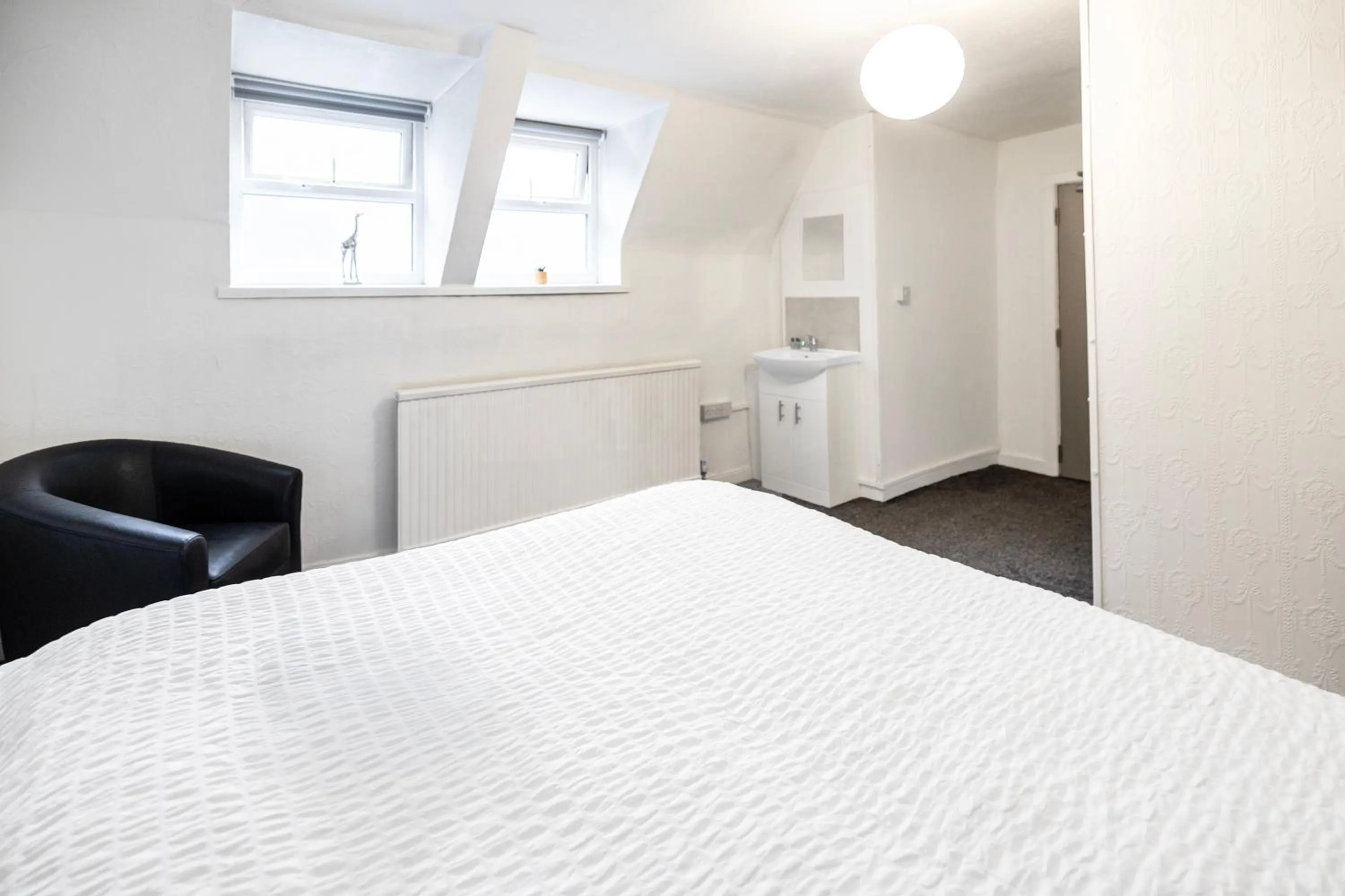 Bedroom, Bed in OYO A Better Night Hotel - Manchester Salford