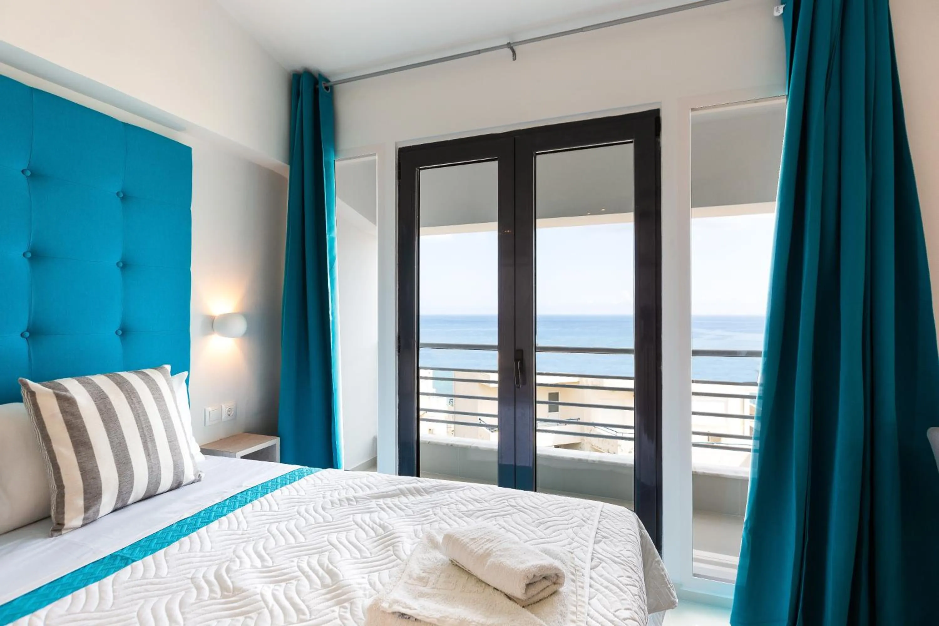 Sea view, Bed in Rethymno Hills Apartments
