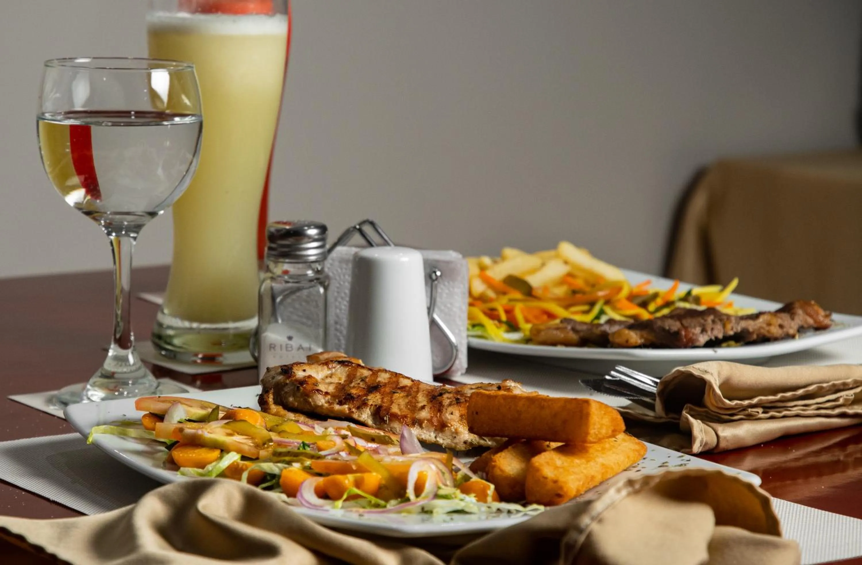 Restaurant/places to eat in Ribai Hotels Santa Marta