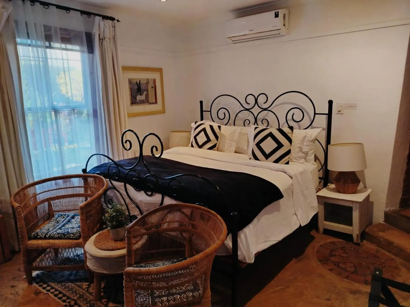 View (from property/room), Bed in 84 on Fourth Guest House