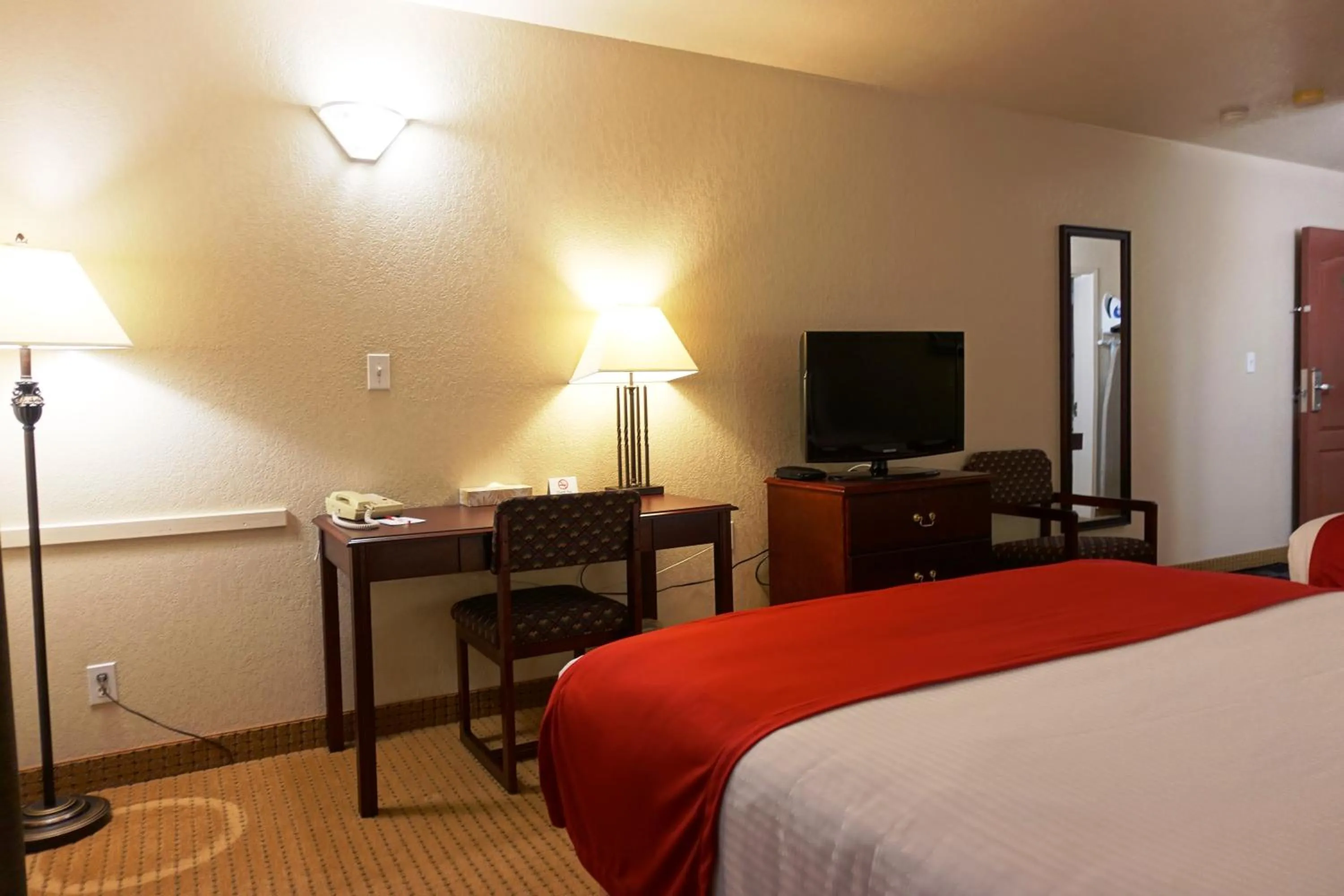 Other, Bed in Gold Circle Inn