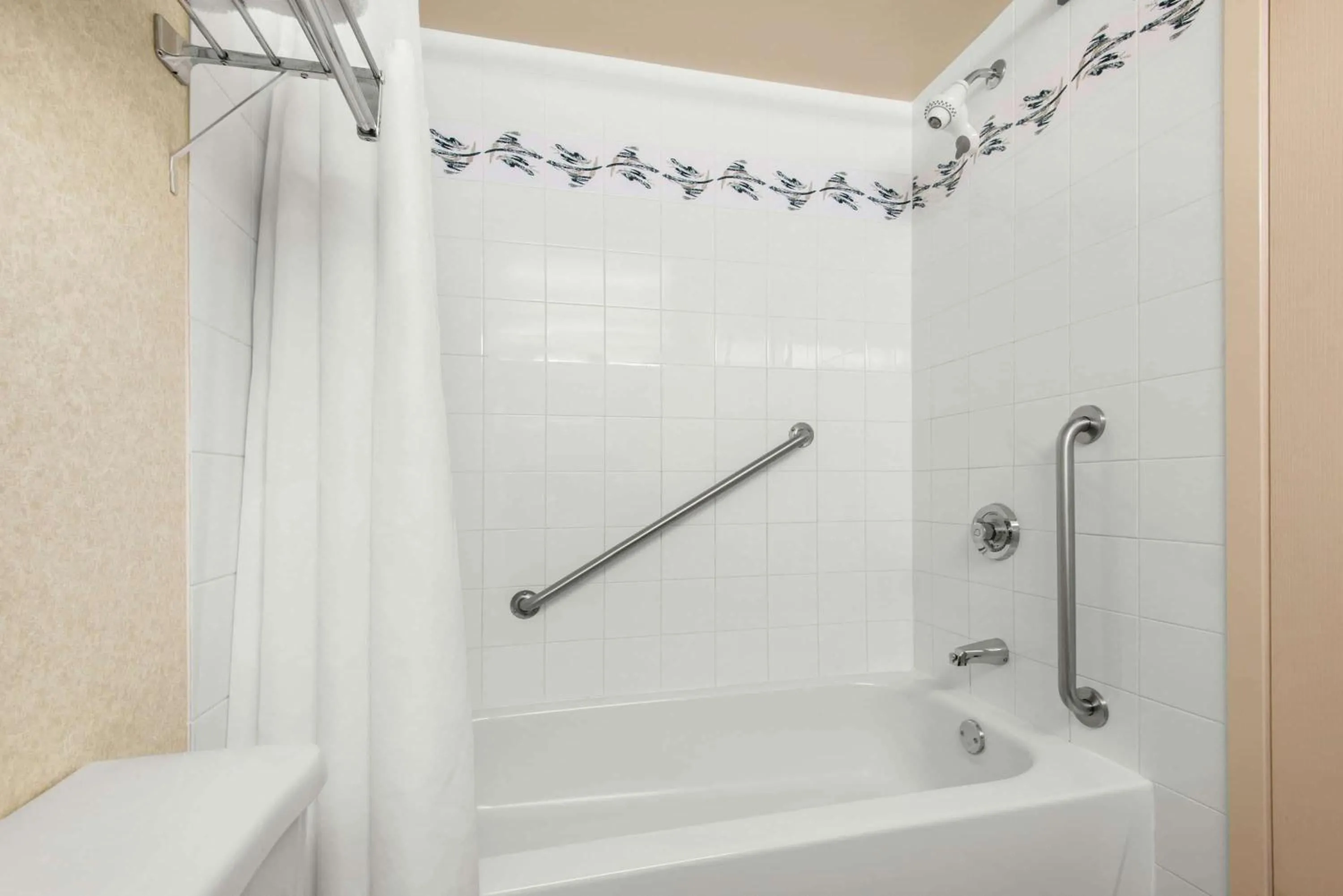 Bathroom in Gold Circle Inn