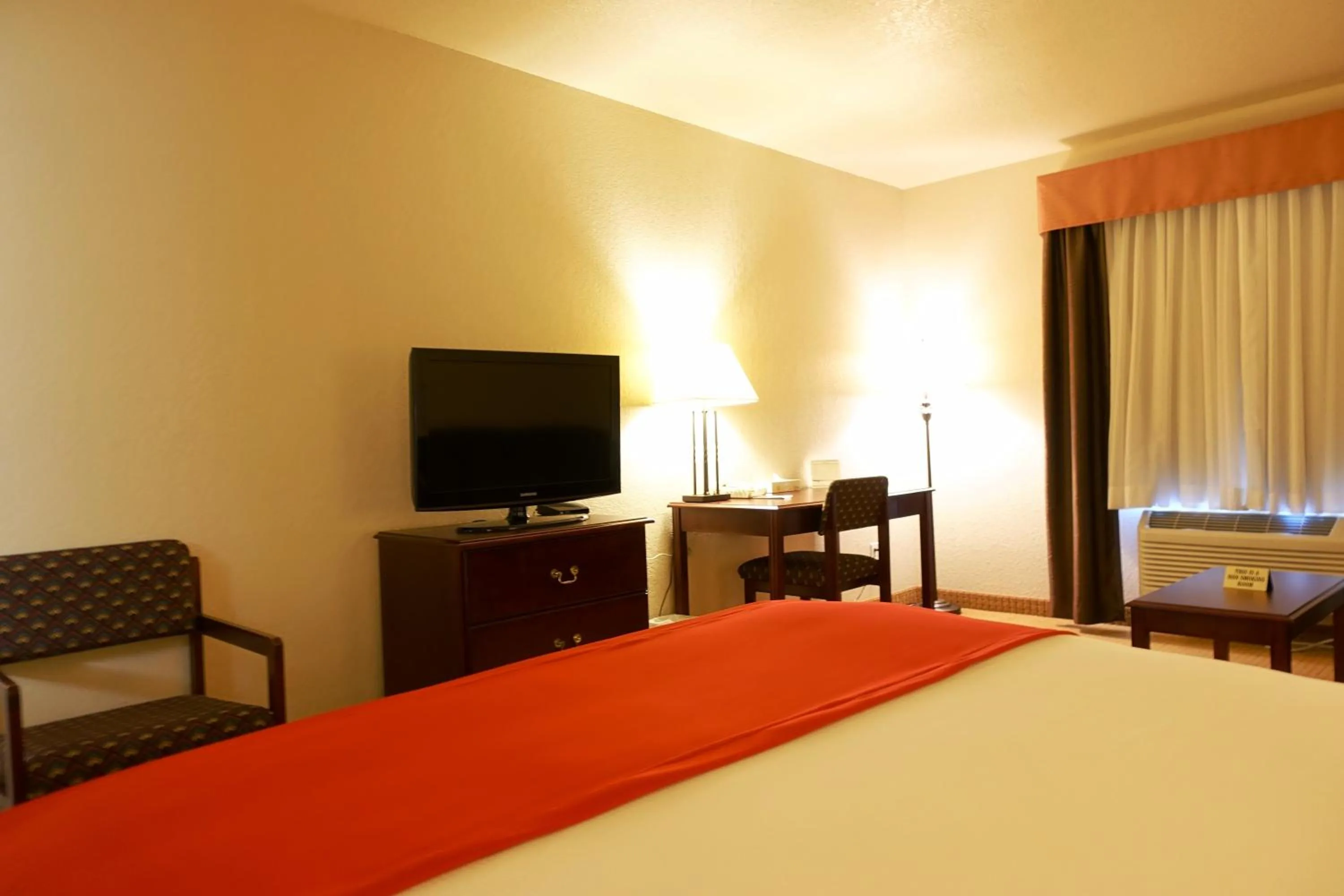 Other, Bed in Gold Circle Inn