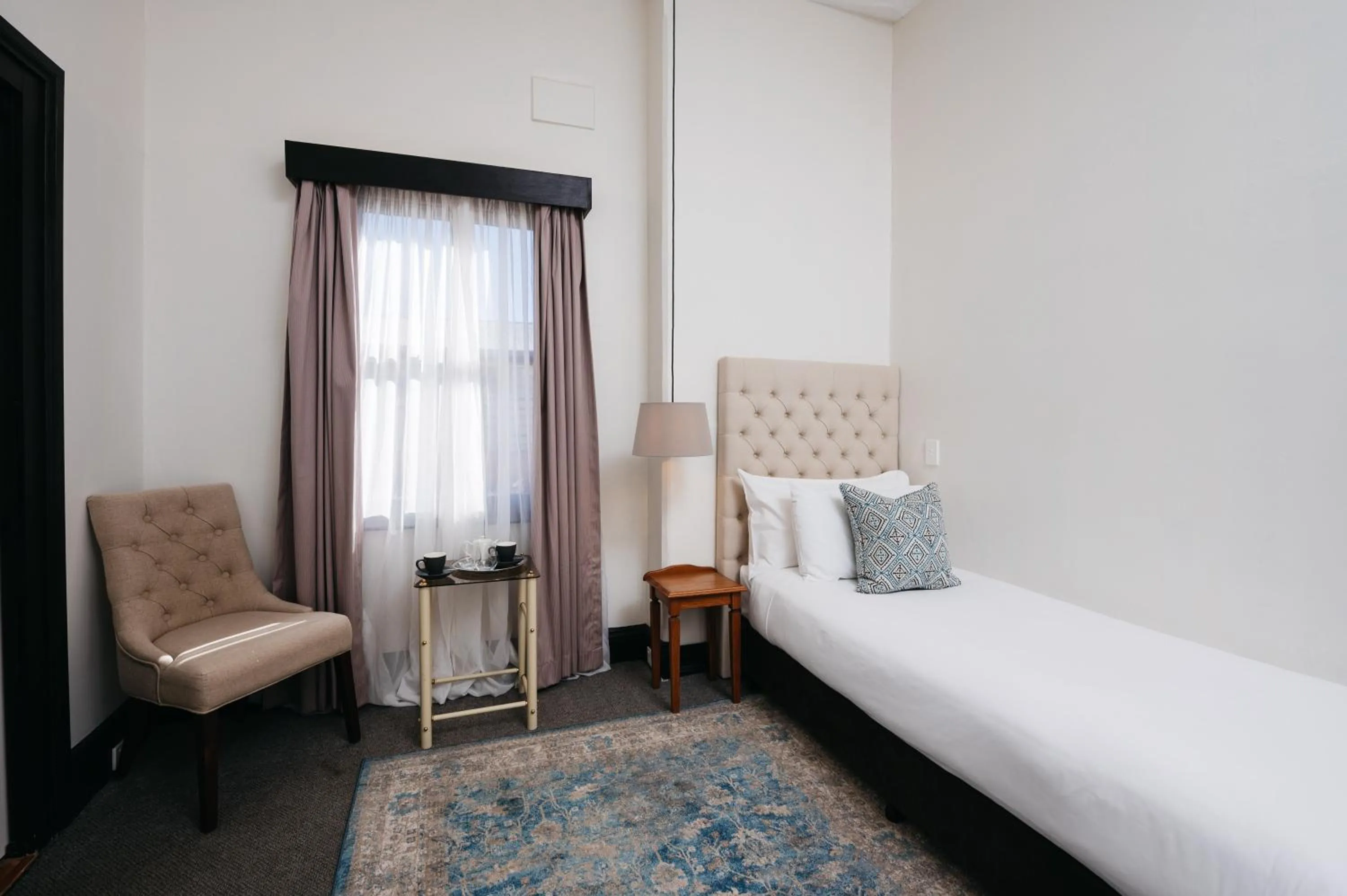 Photo of the whole room, Bed in Hotel Etico at Mount Victoria Manor