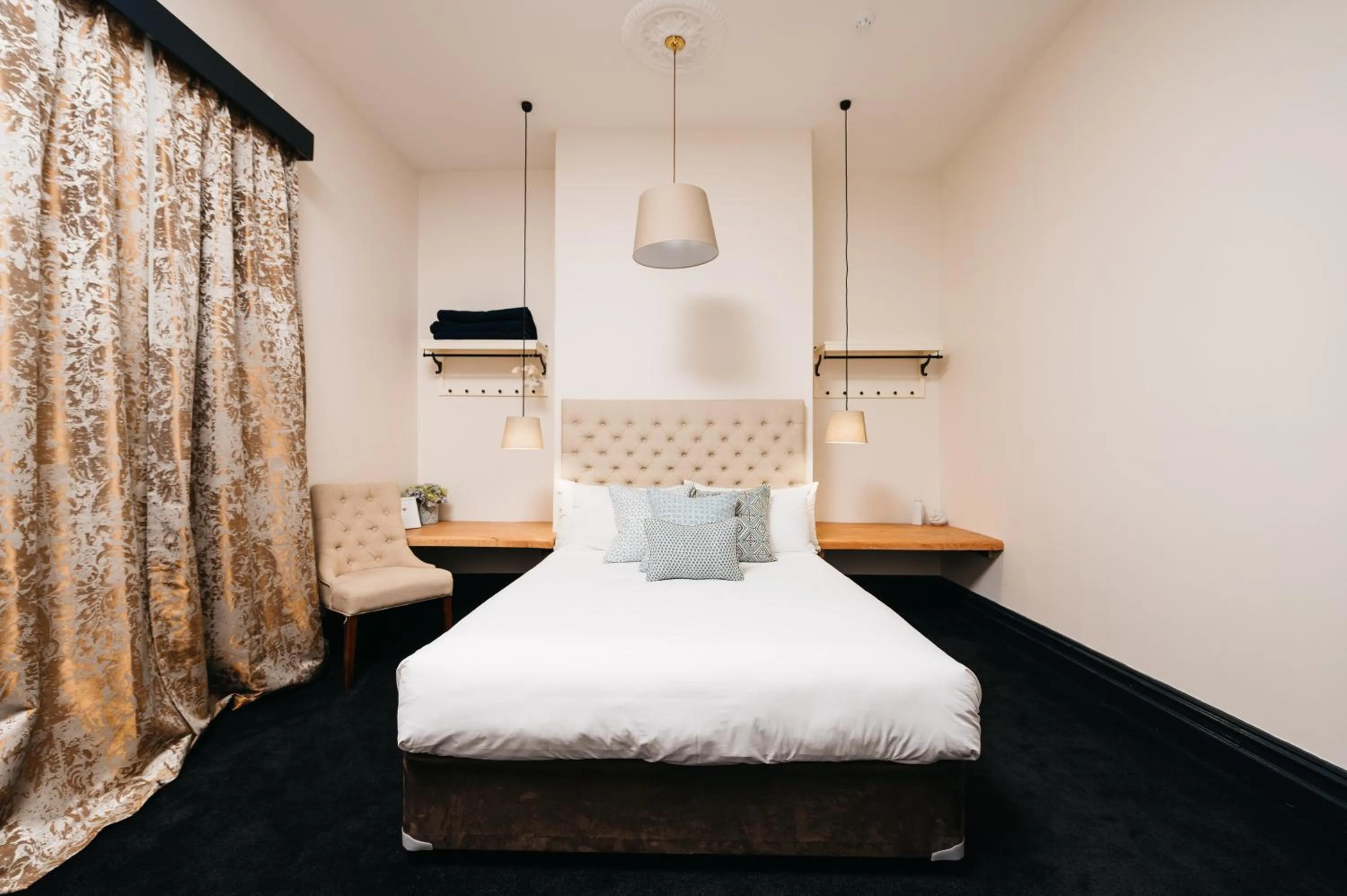 Bed in Hotel Etico at Mount Victoria Manor