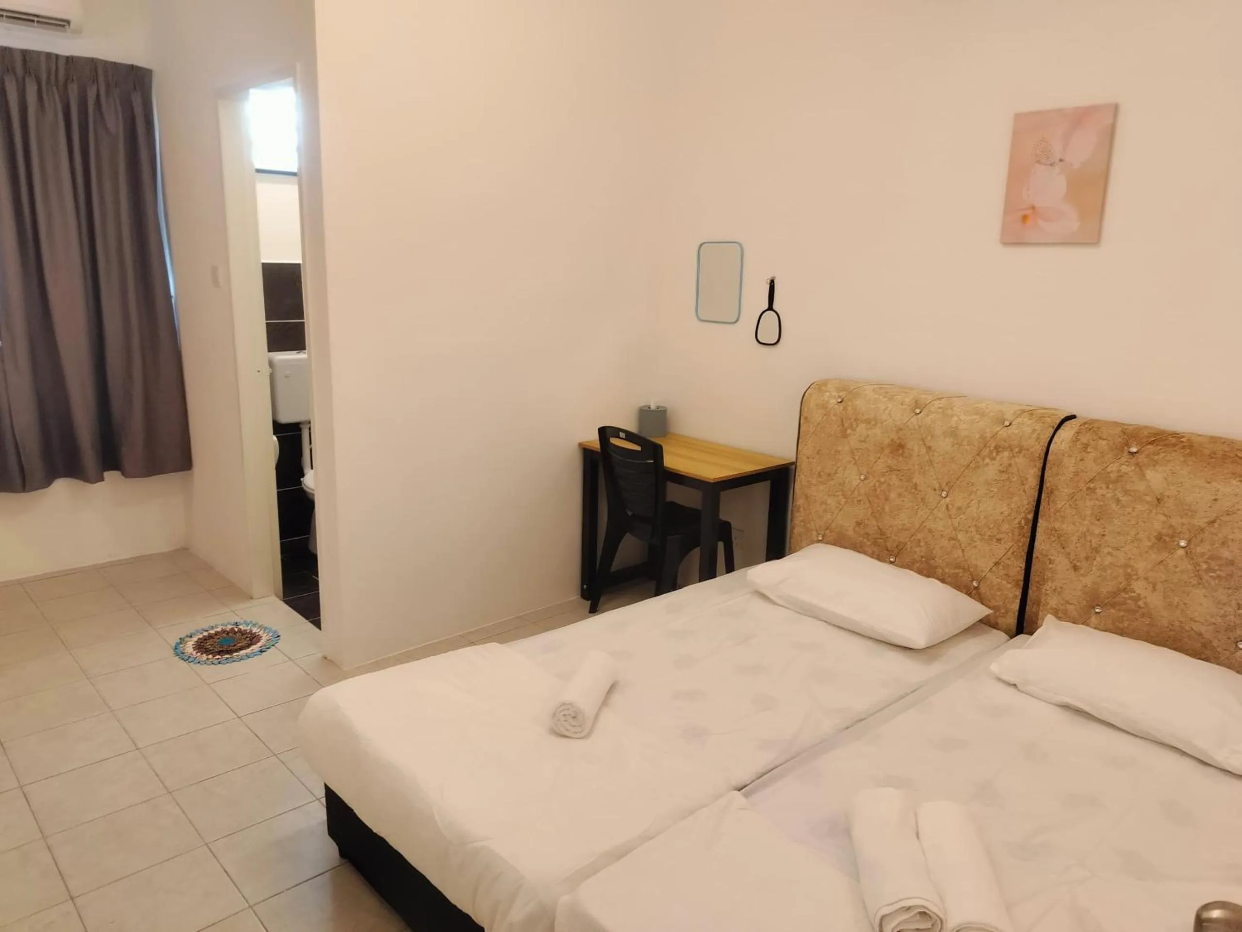 Bedroom, Bed in CMN Hotel & Homestay