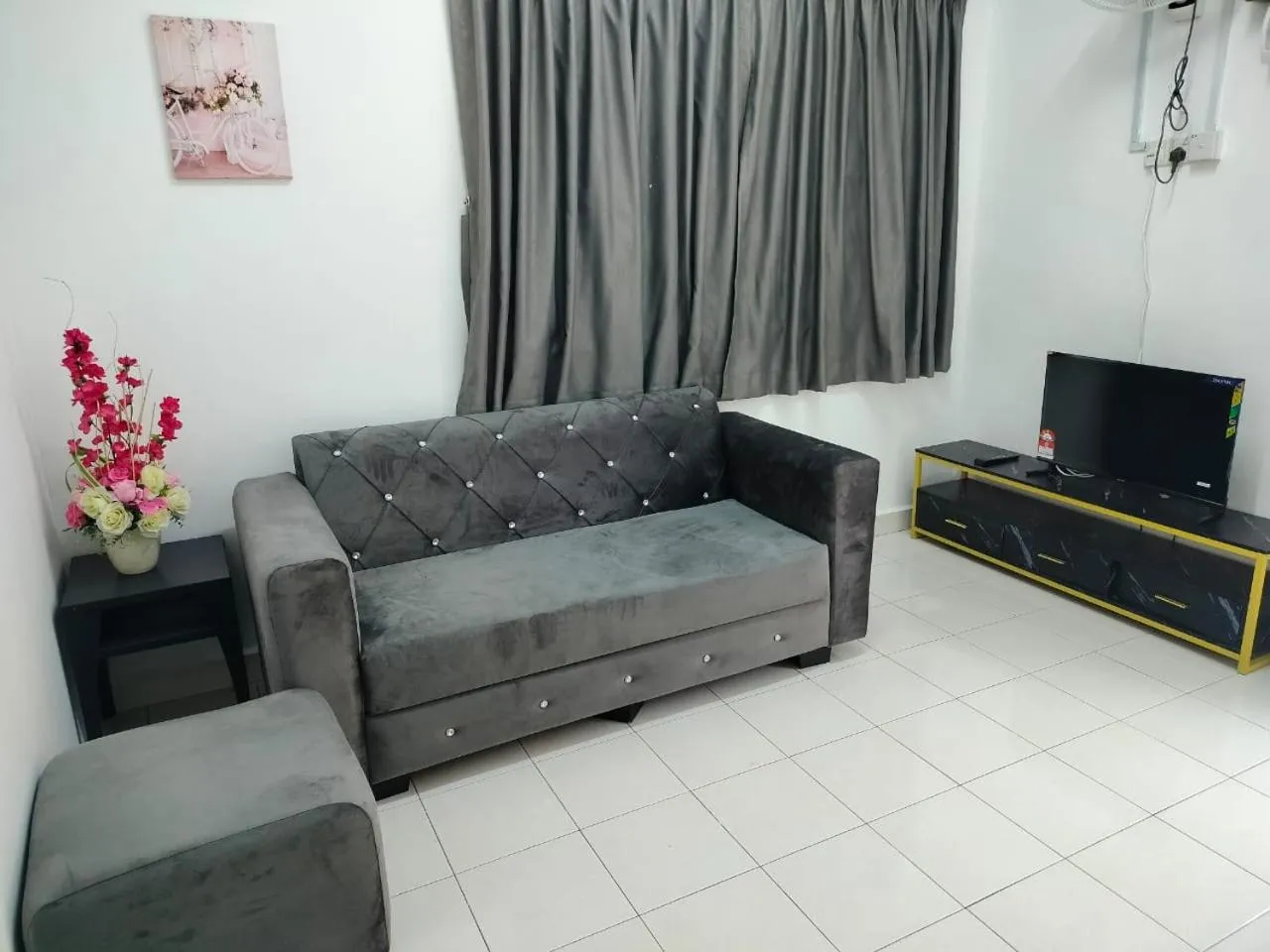 TV and multimedia in CMN Hotel & Homestay