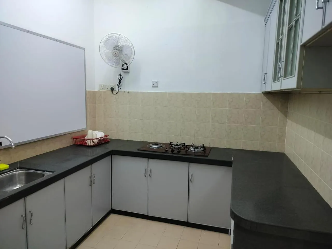 Kitchen or kitchenette in CMN Hotel & Homestay