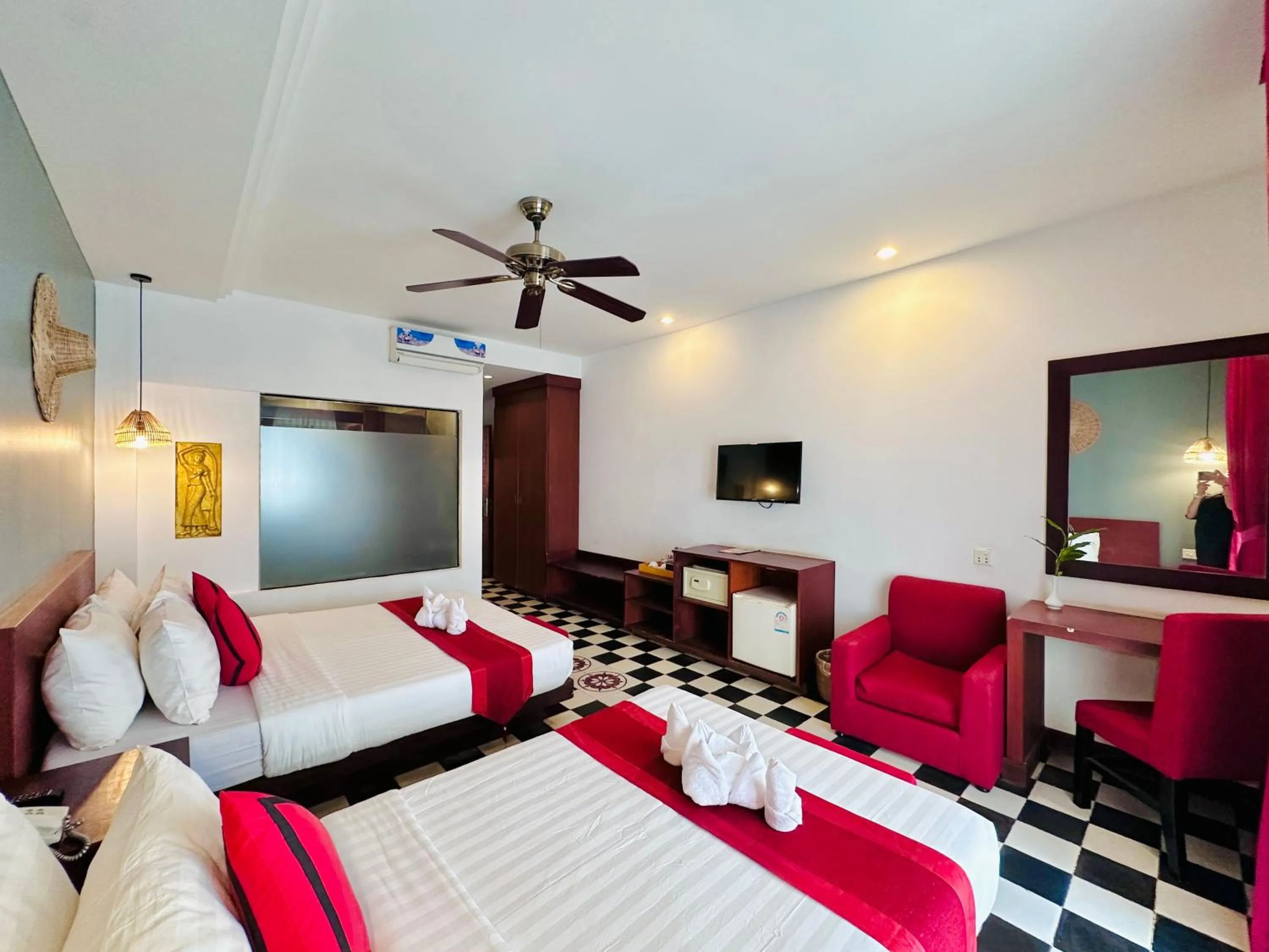 Guests, Bed in Mekong Angkor Palace Inn