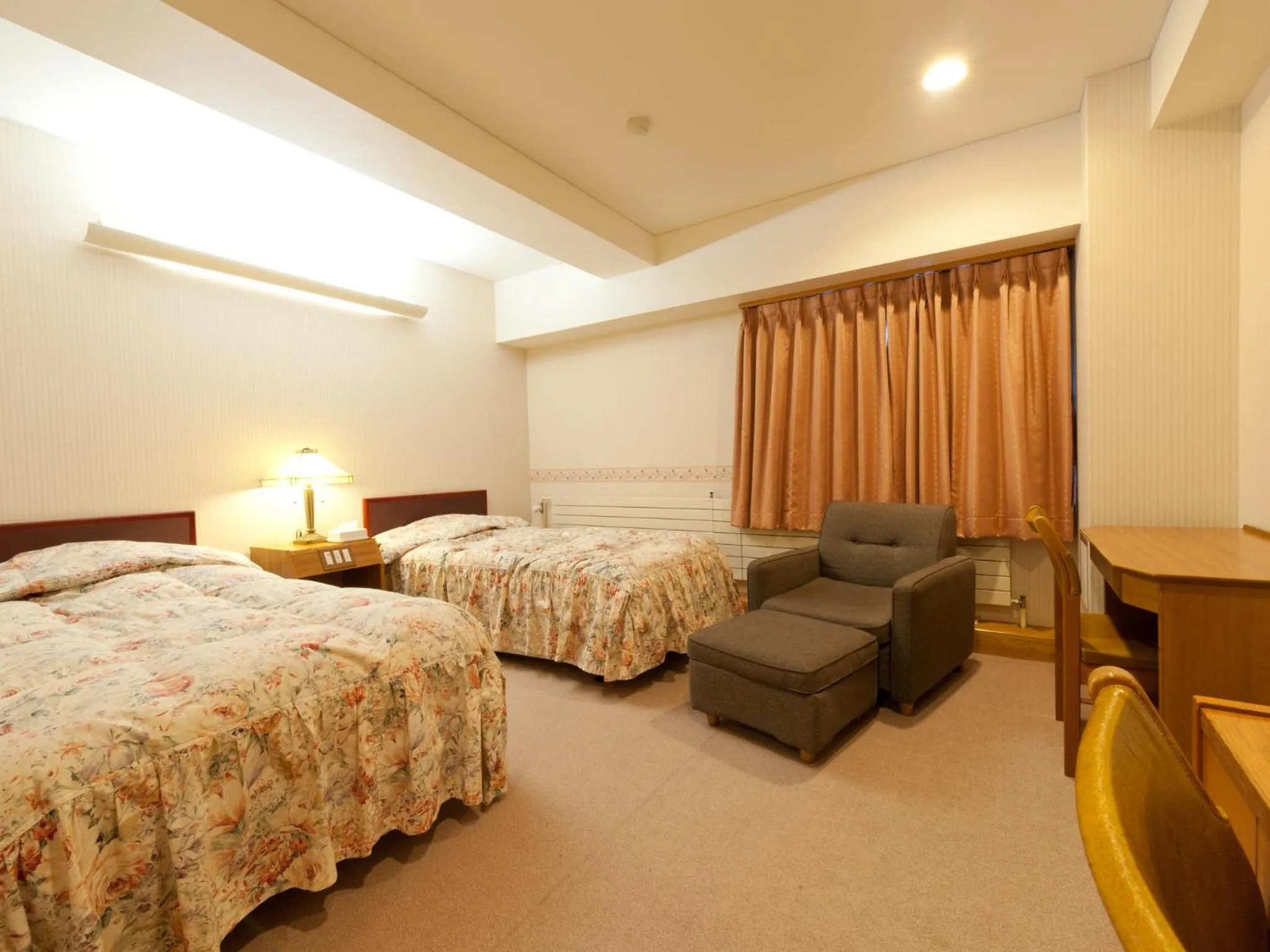 Photo of the whole room, Bed in Kumanoyu Hotel