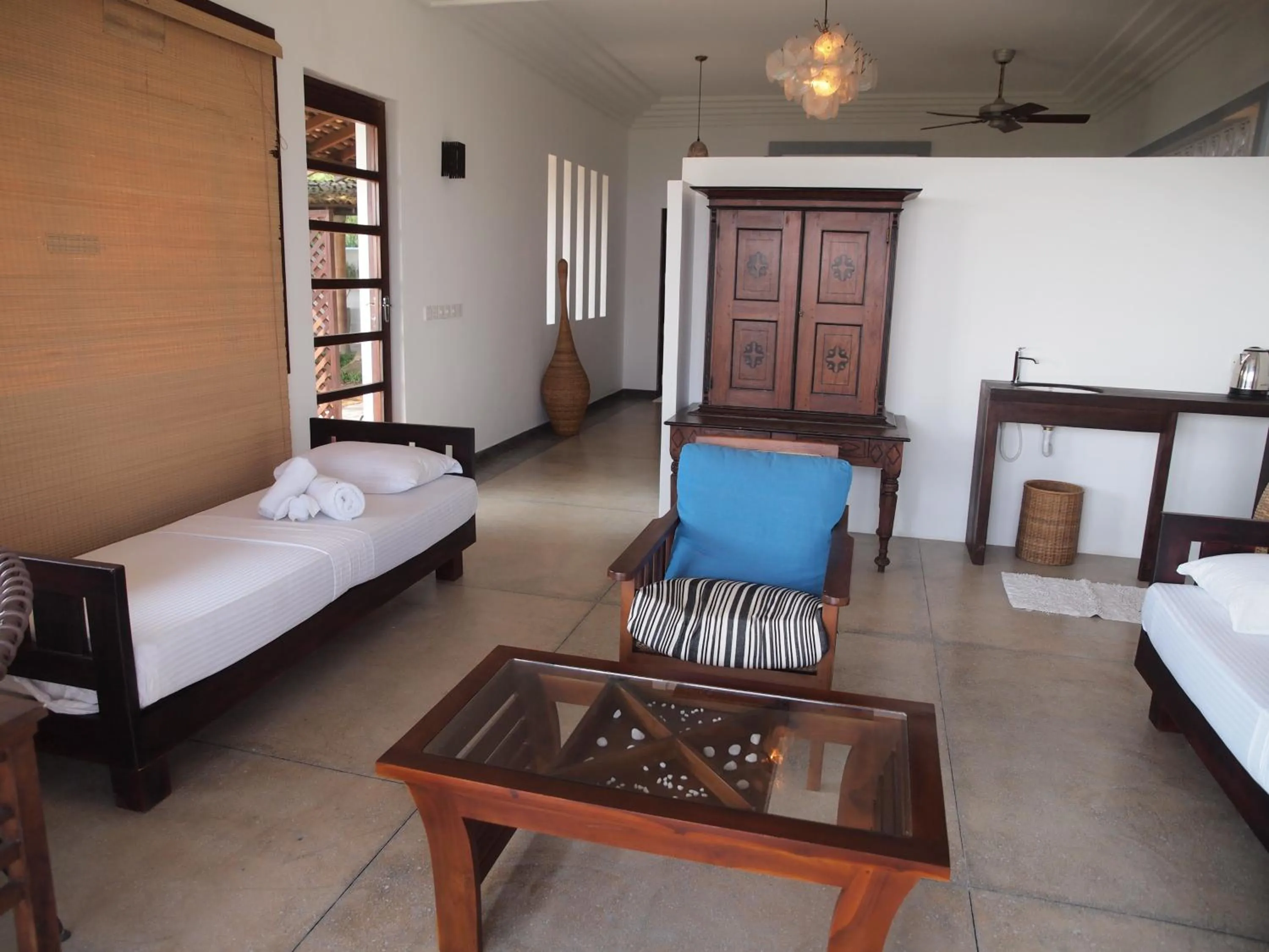 Living room, Bed in Little Tamarind