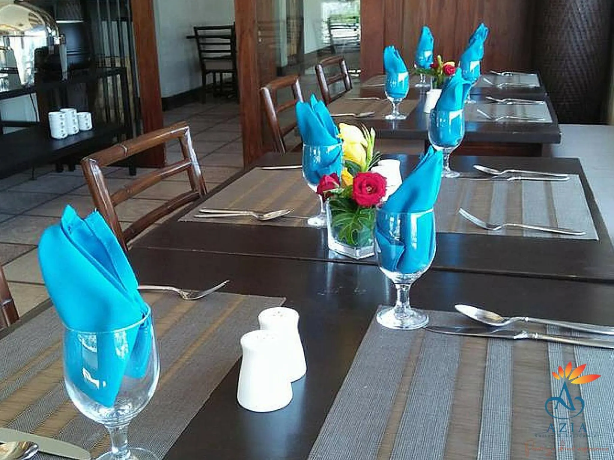 Restaurant/places to eat in Azia Suites and Residences