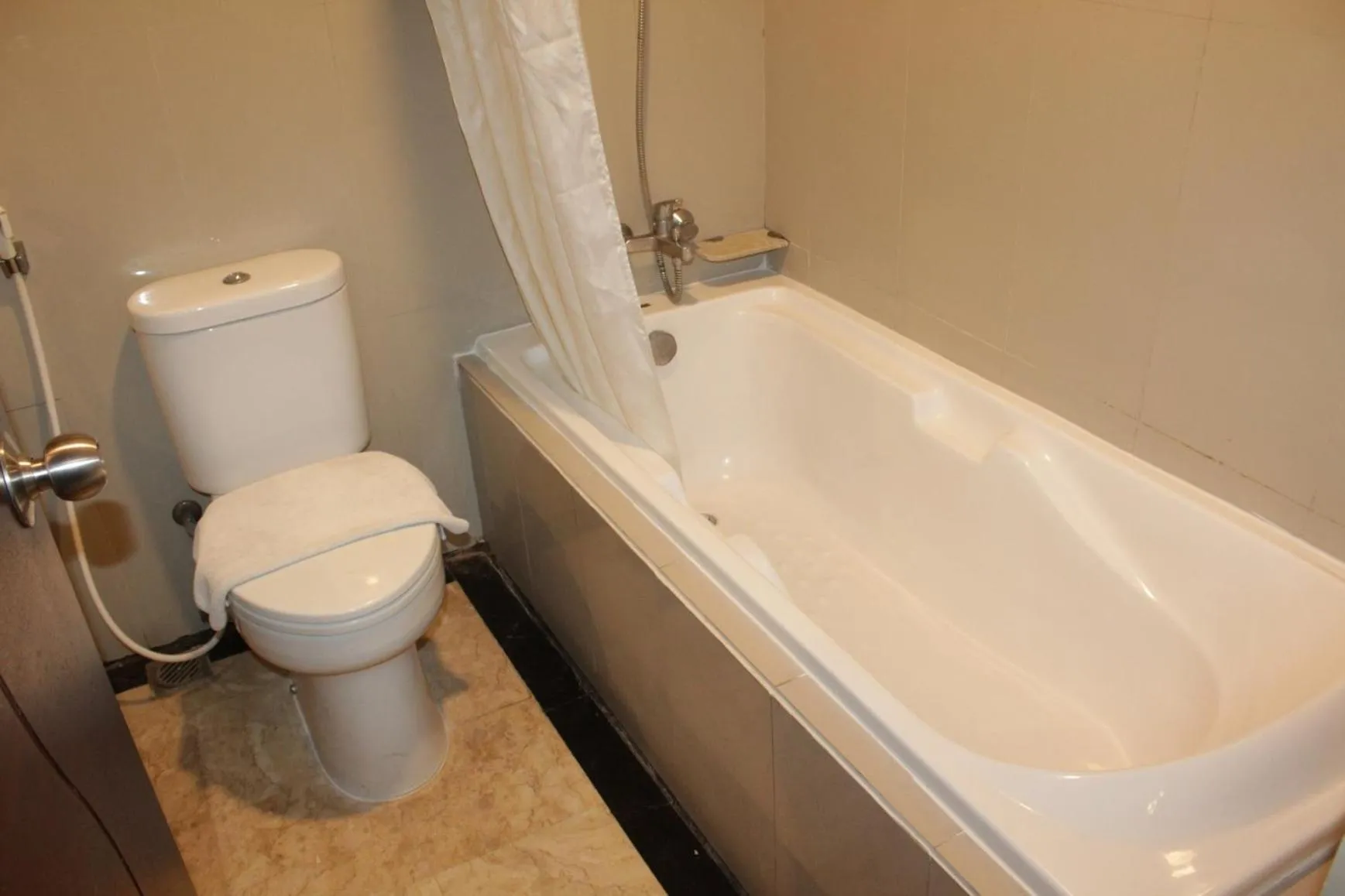 Bath in Asialink Premier hotel