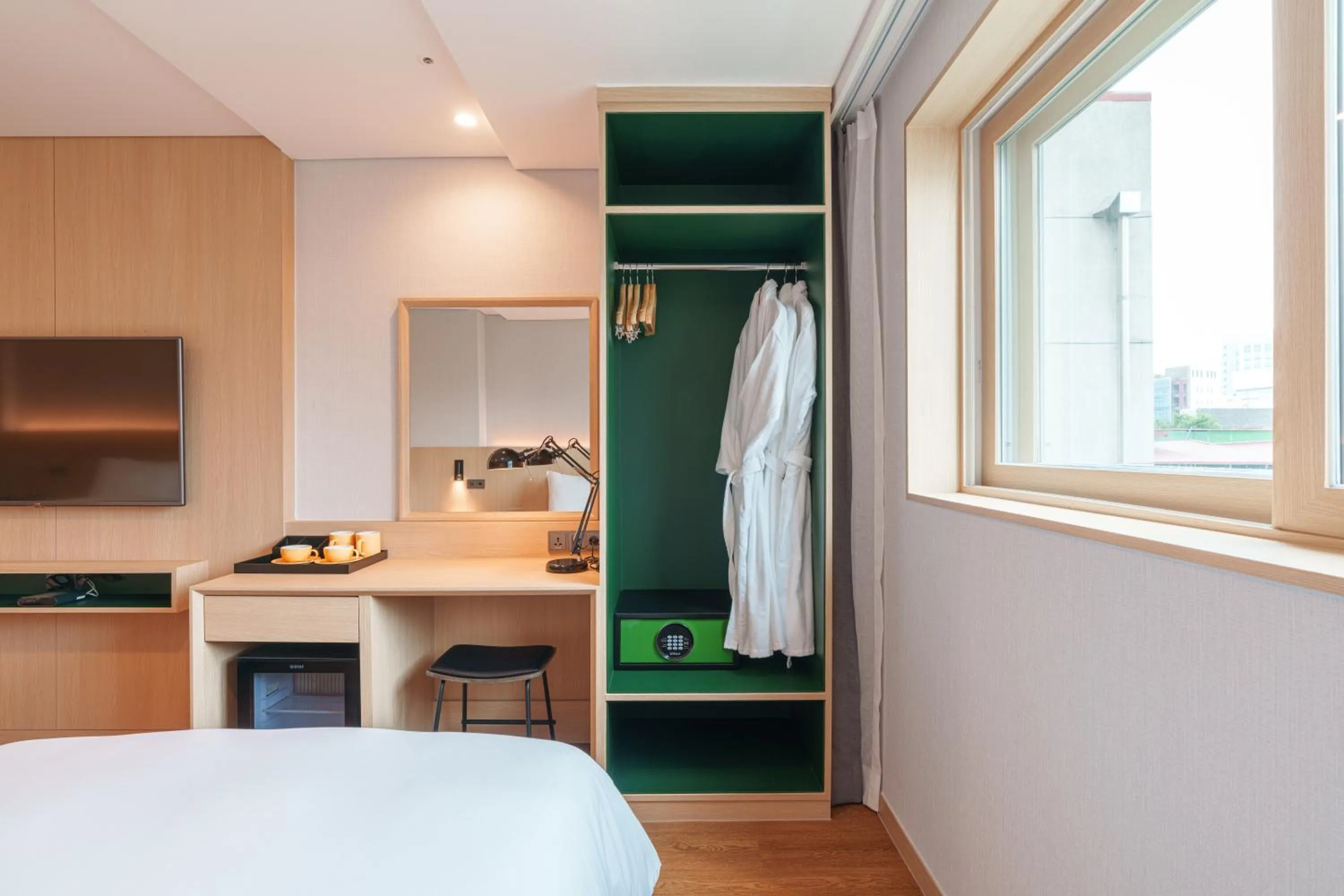 wardrobe, Bed in ibis Styles Ambassador Jeonju City Centre