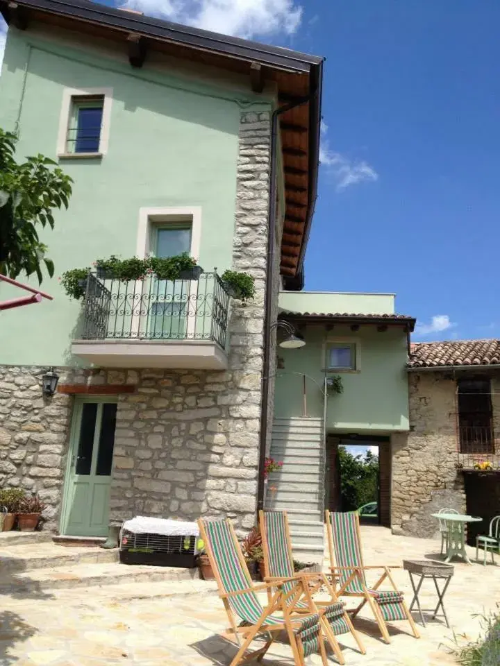 Quadruple Room with Private External Bathroom in La Corte del Borgo Quadruple Room with Private External Bathroom in La Corte del Borgo