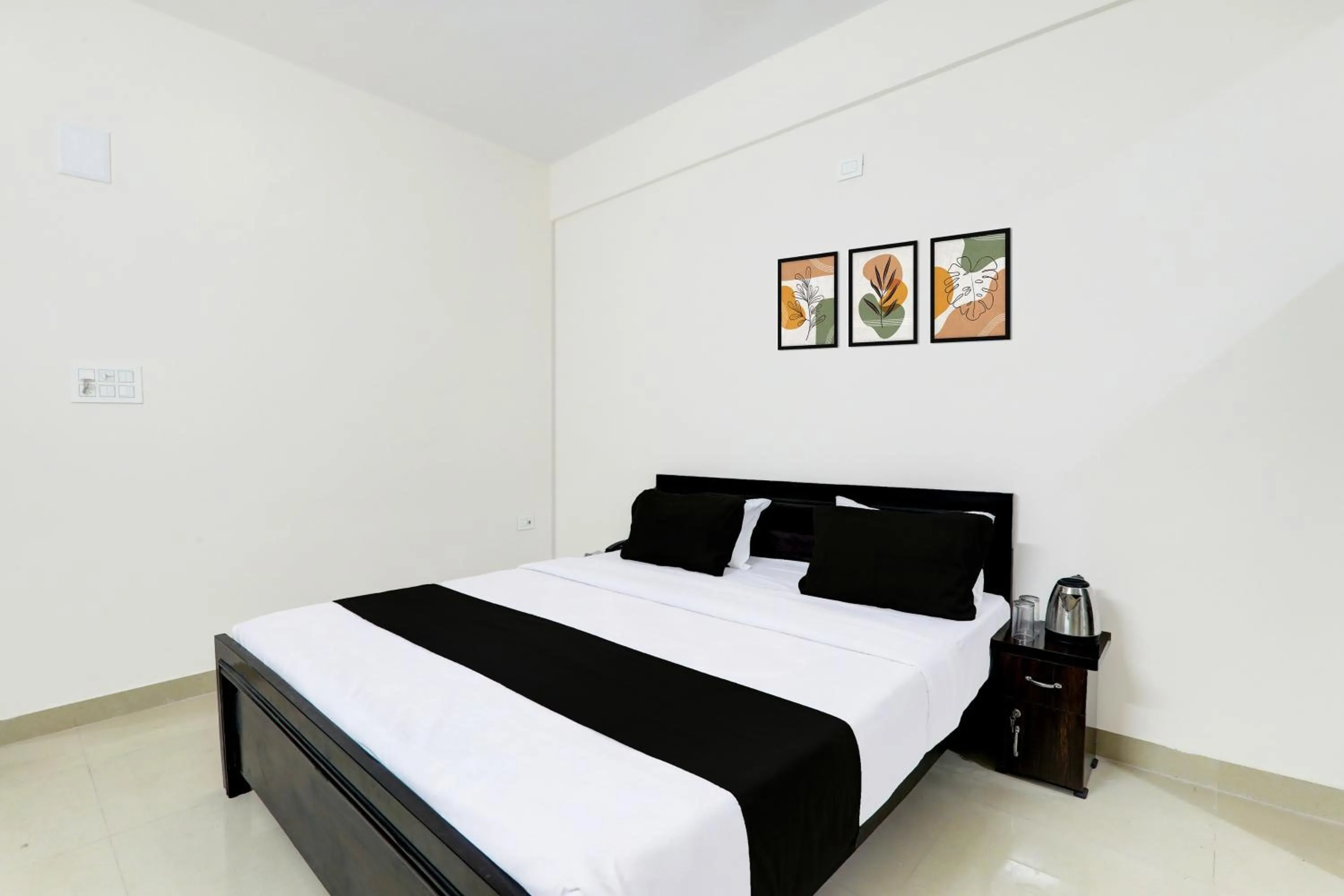 Bedroom, Bed in Super Hotel O Kadam Ghat Near Ashok RajPath