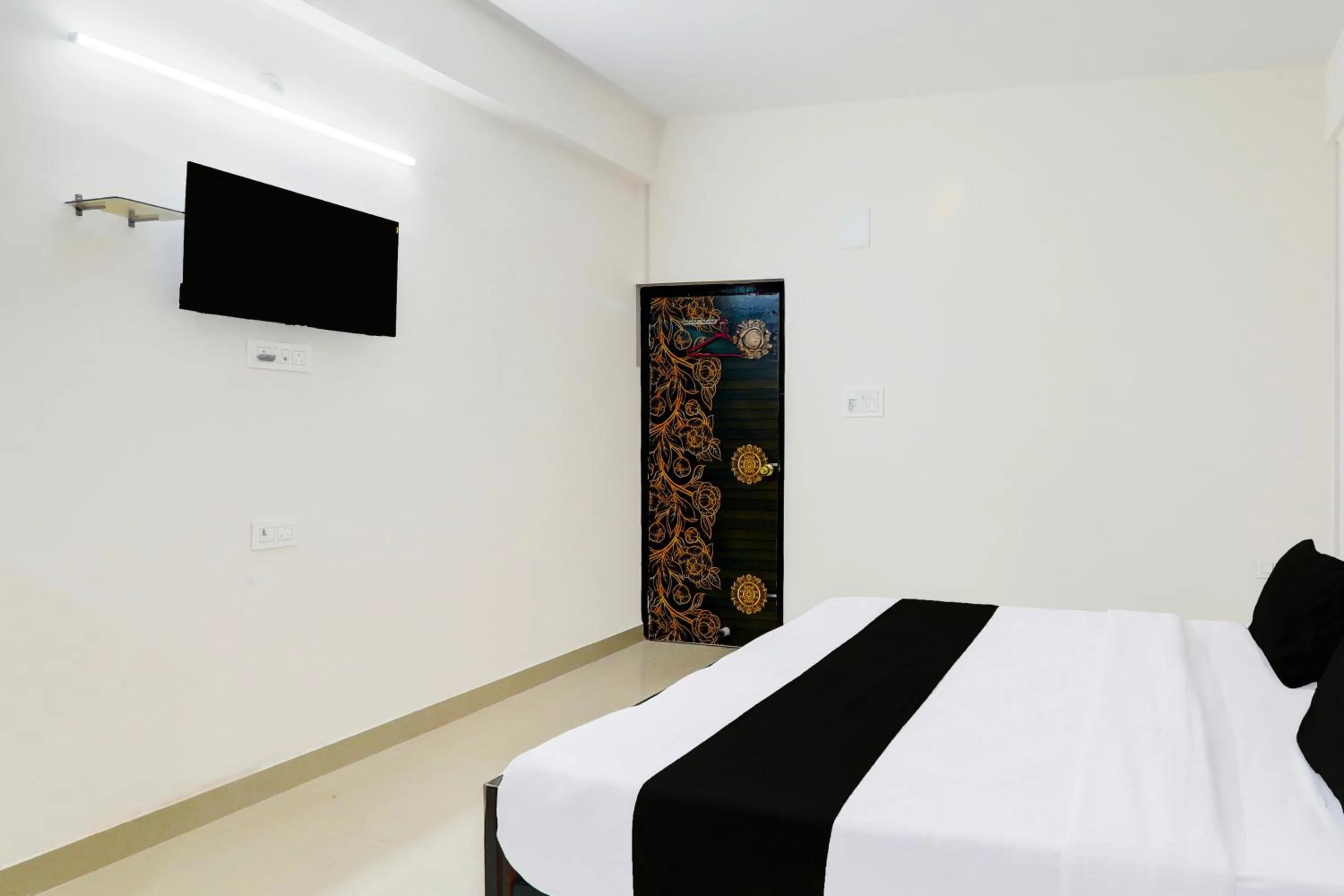 Bedroom, Bed in Super Hotel O Kadam Ghat Near Ashok RajPath