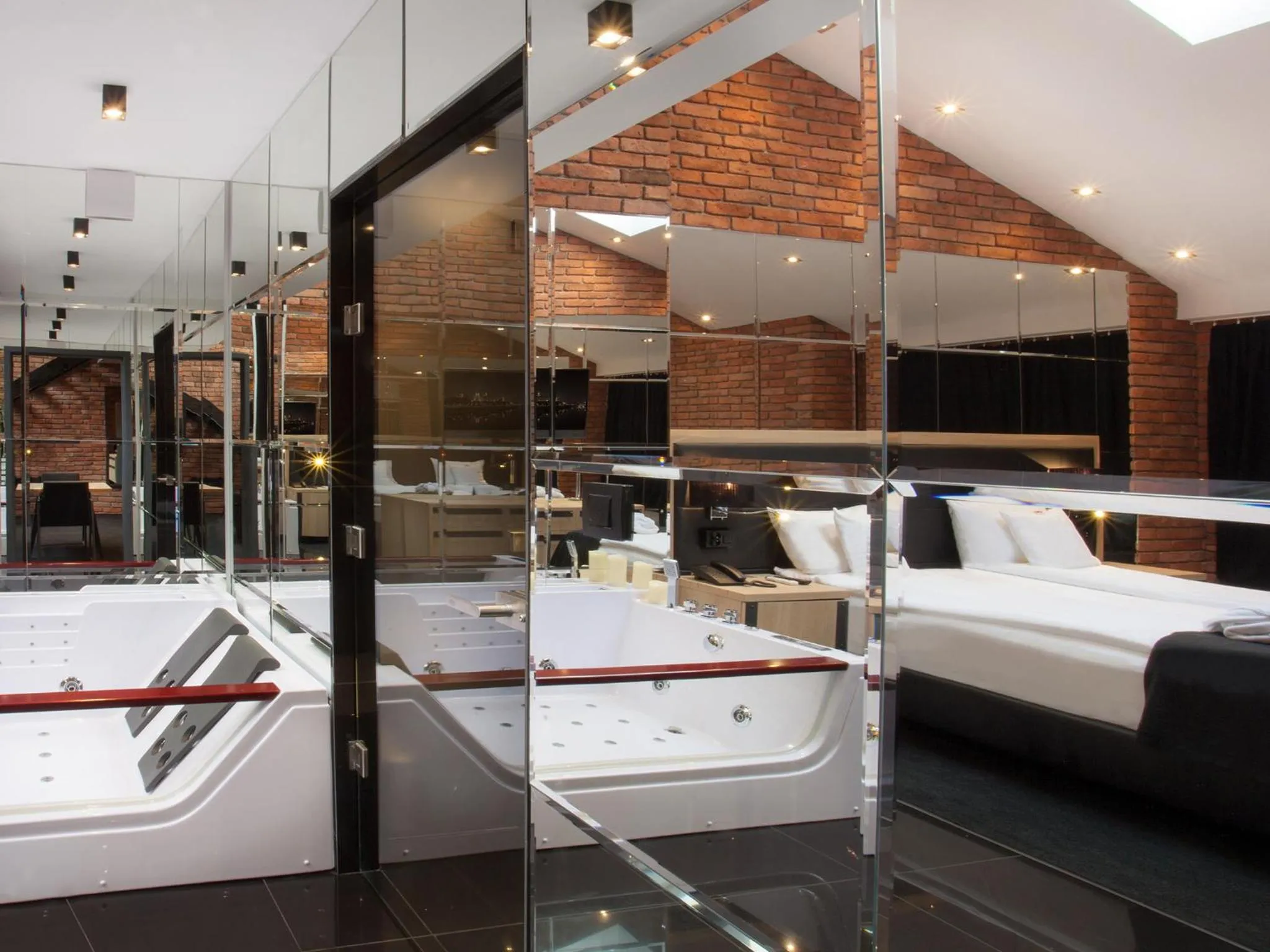 Activities, Bed in Hotel Betmanowska Main Square Residence Adults Only