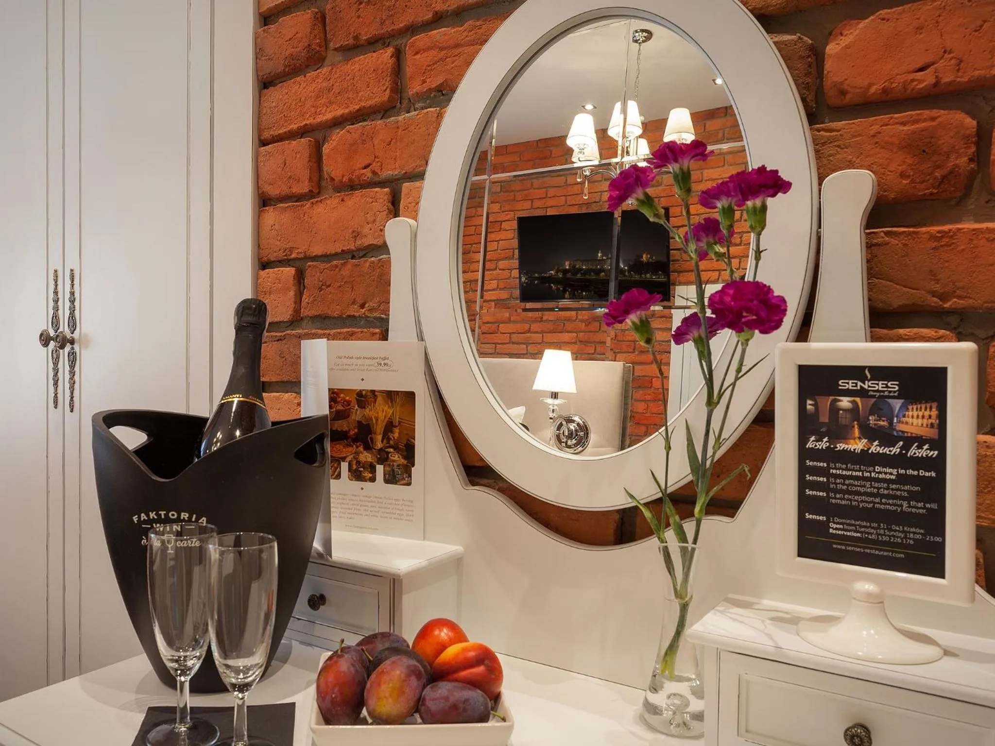 Decorative detail in Hotel Betmanowska Main Square Residence Adults Only