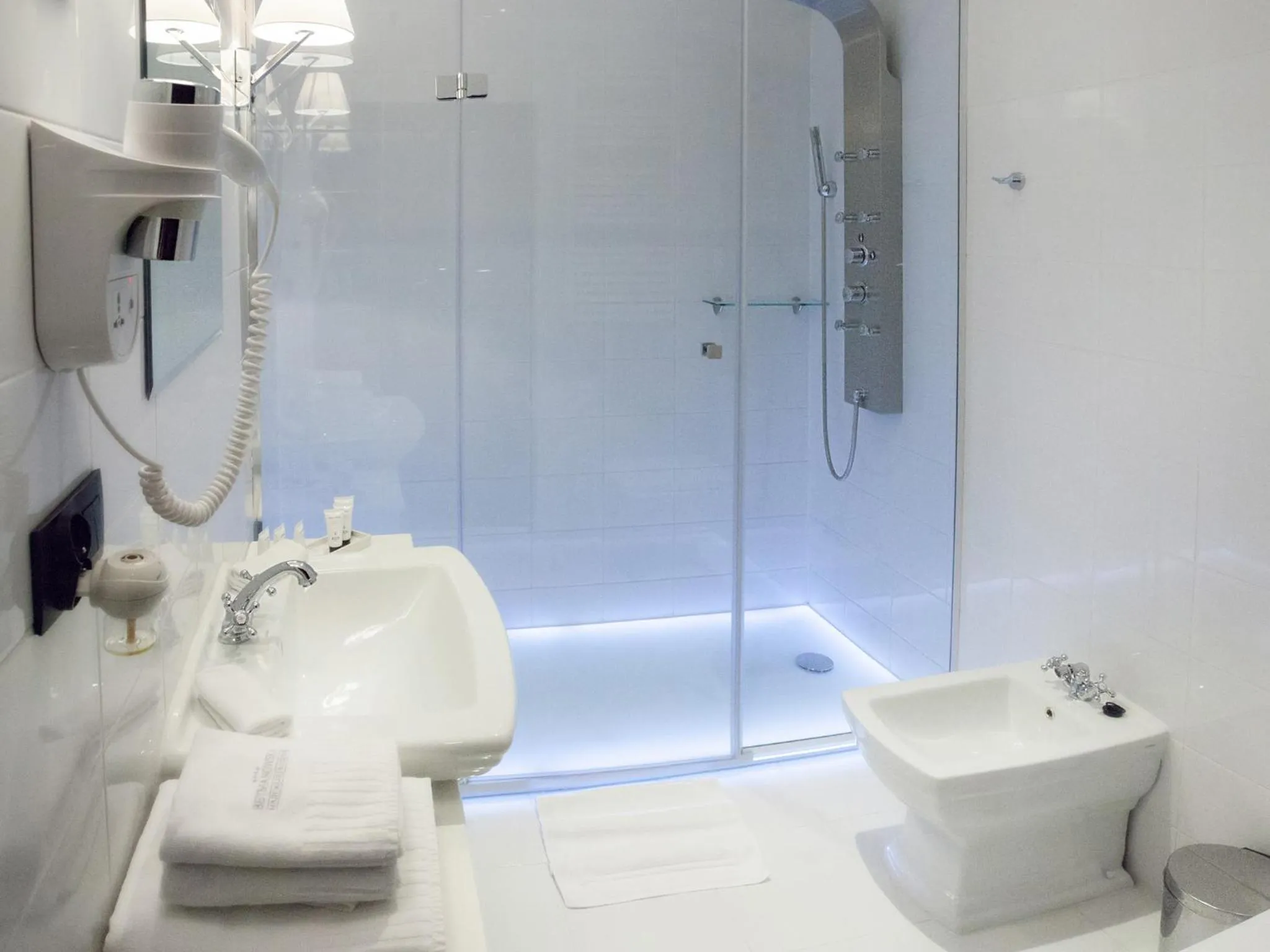 Shower in Hotel Betmanowska Main Square Residence Adults Only