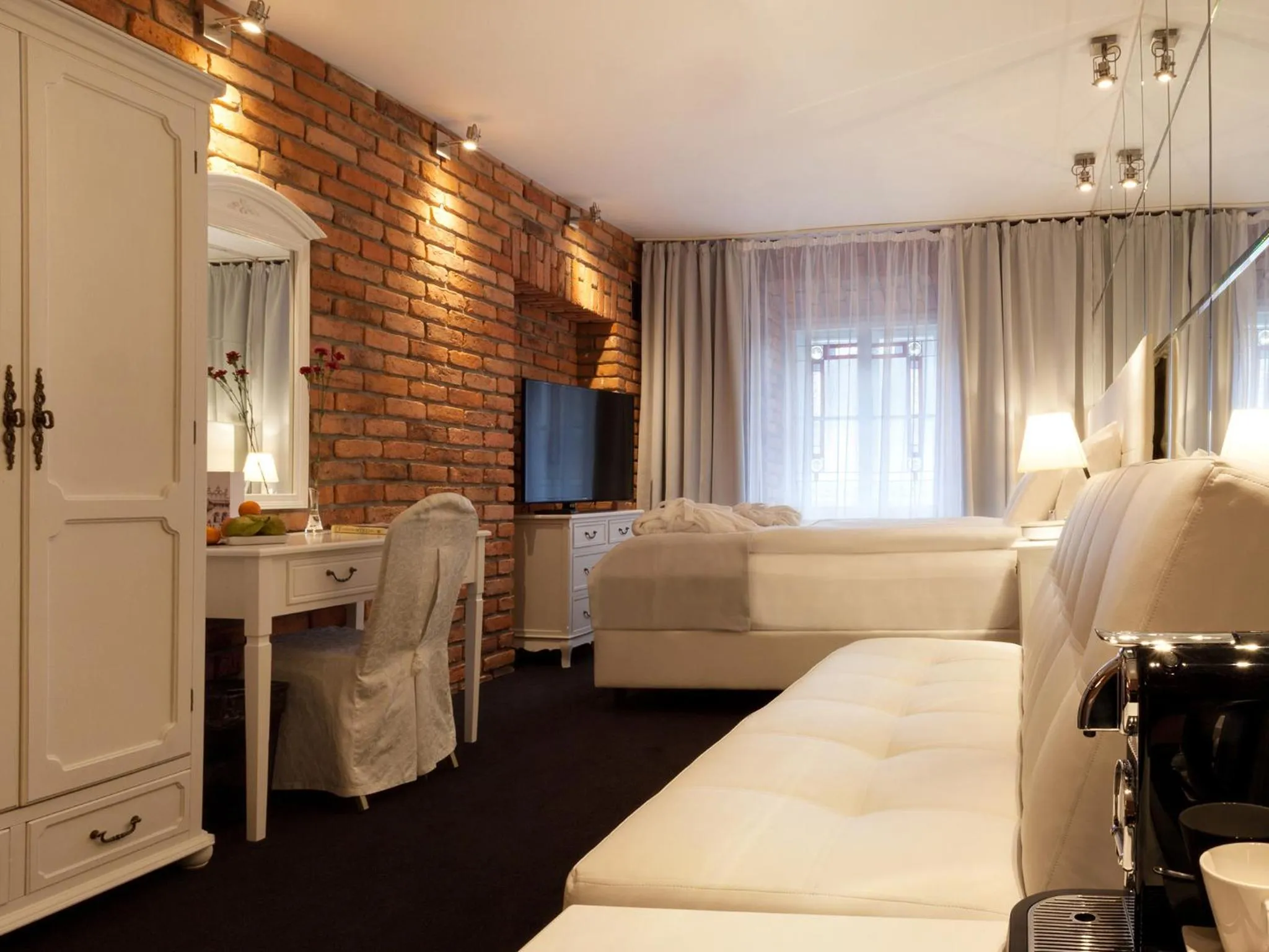 Day, Bed in Hotel Betmanowska Main Square Residence Adults Only