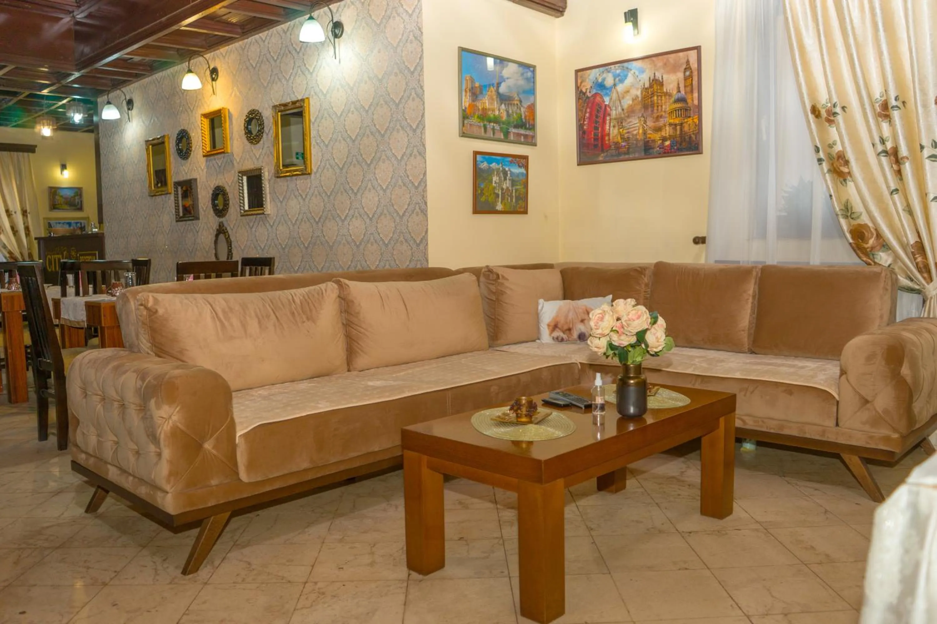 Lounge or bar in Garni Hotel City
