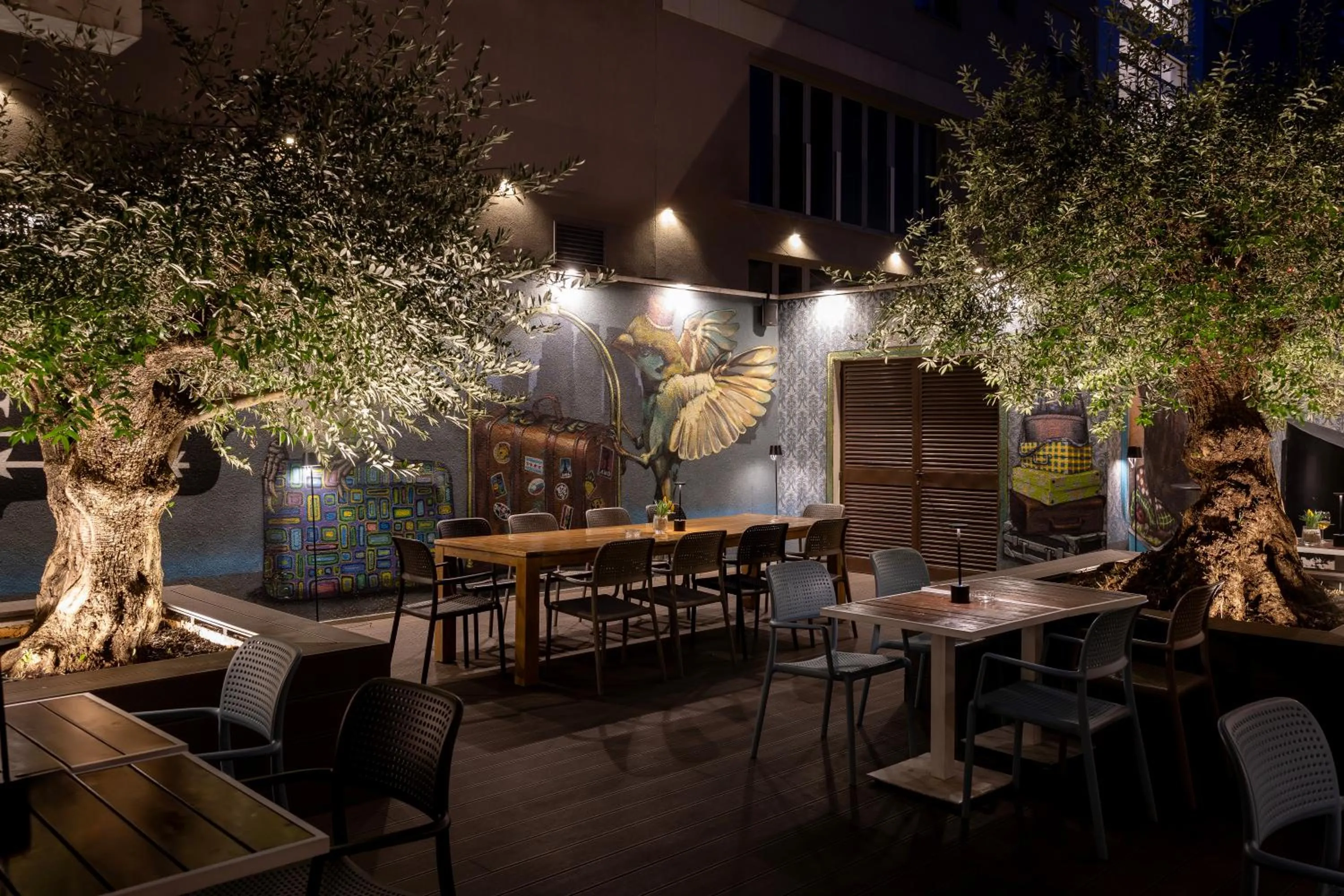 Restaurant/places to eat in Nobel Palace Hotel