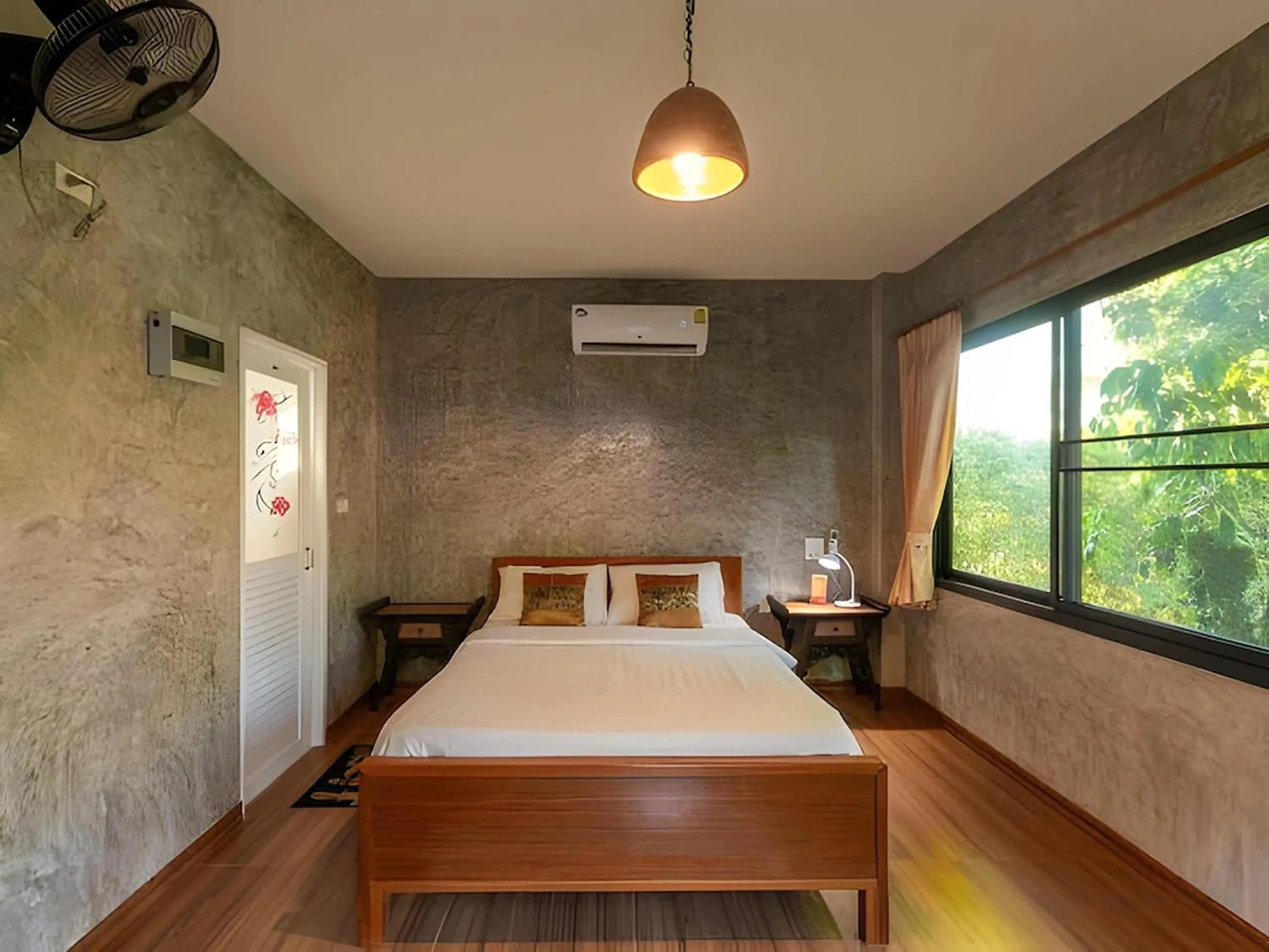 Bed in Lion Cafe Resort