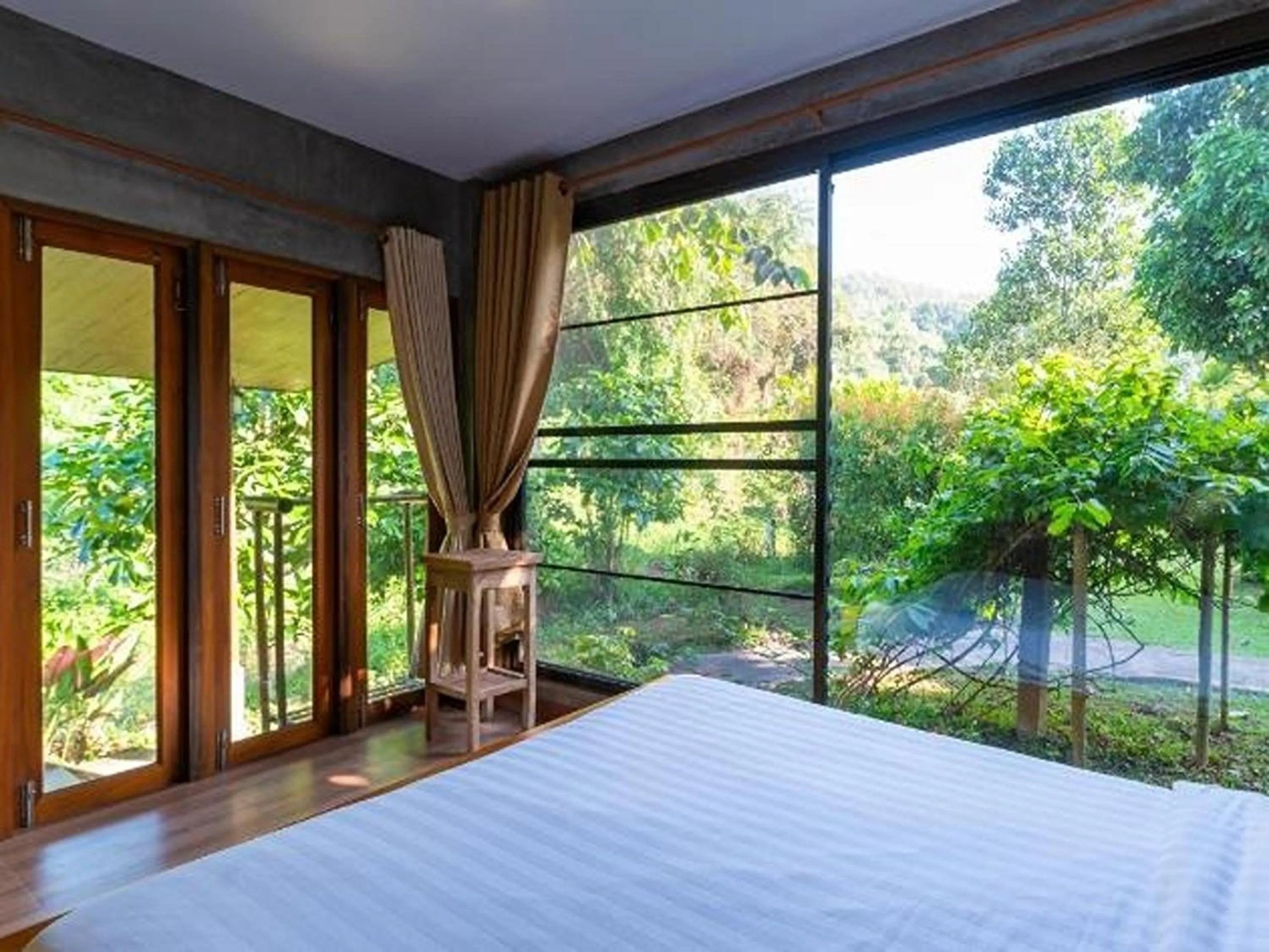 Bed in Lion Cafe Resort