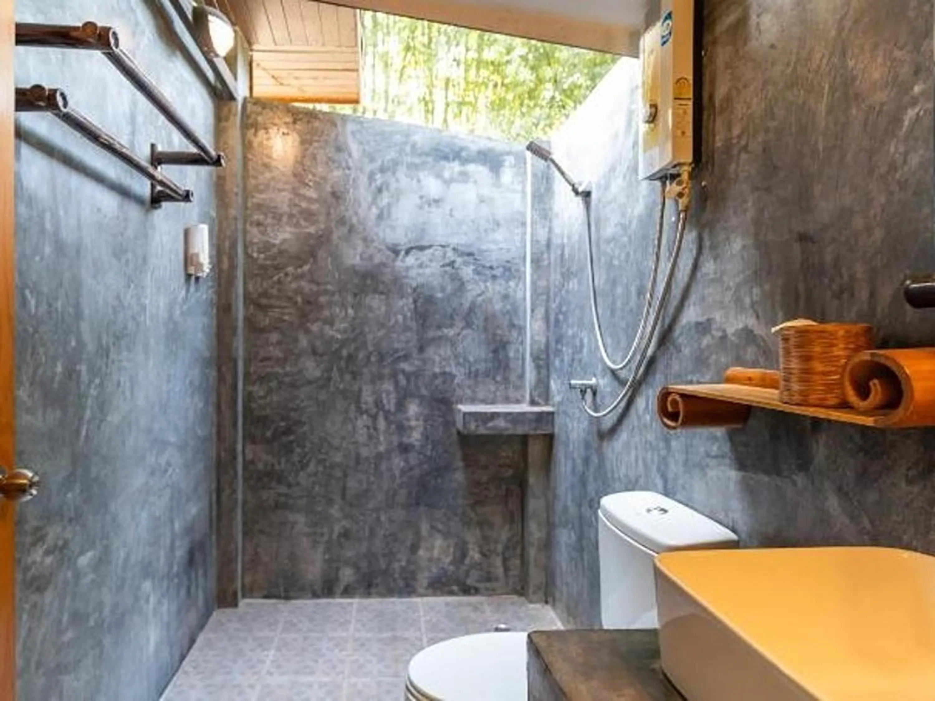 Shower in Lion Cafe Resort